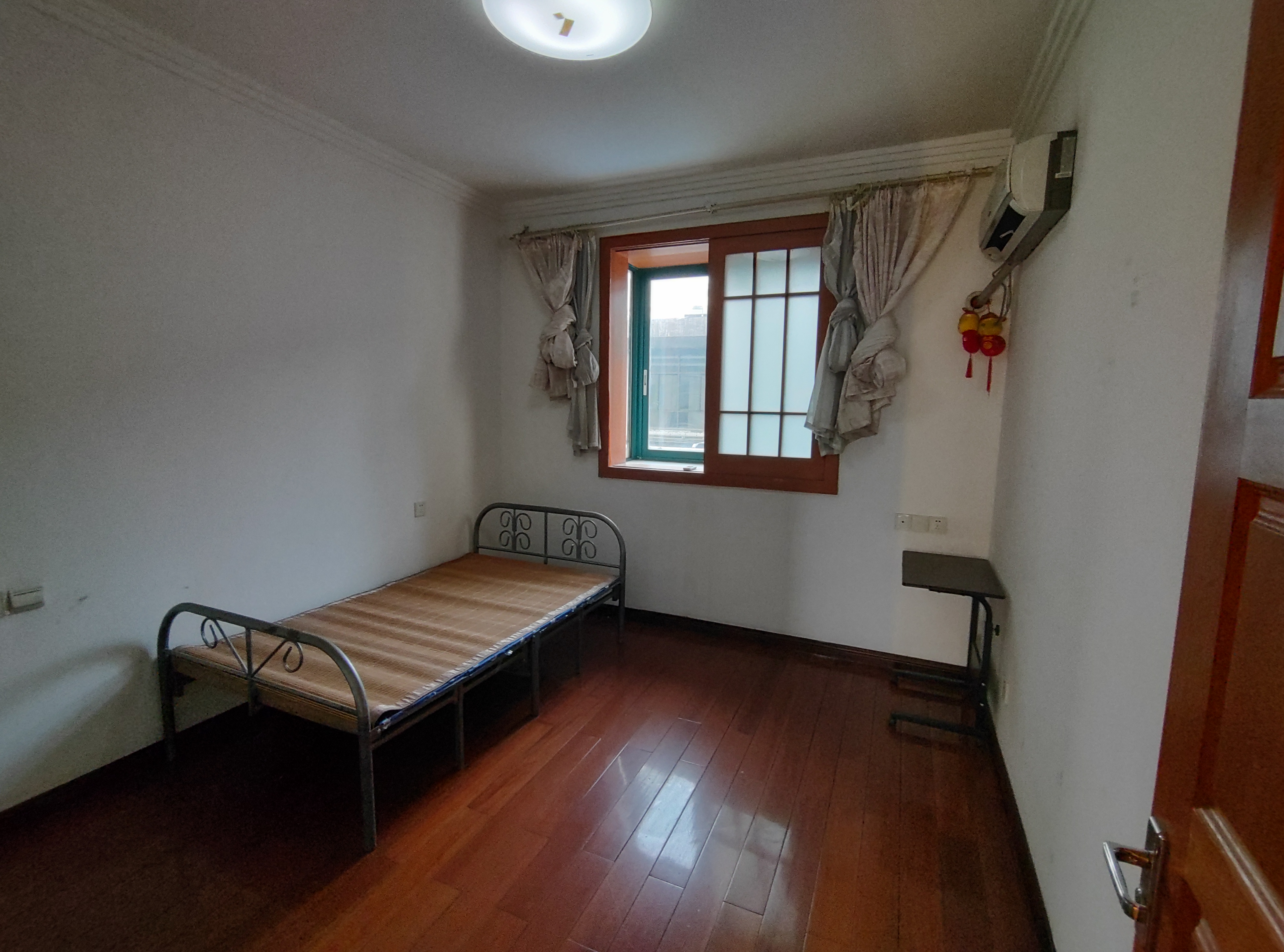 东方鑫乾大厦 2室1厅1卫 105m&sup2;