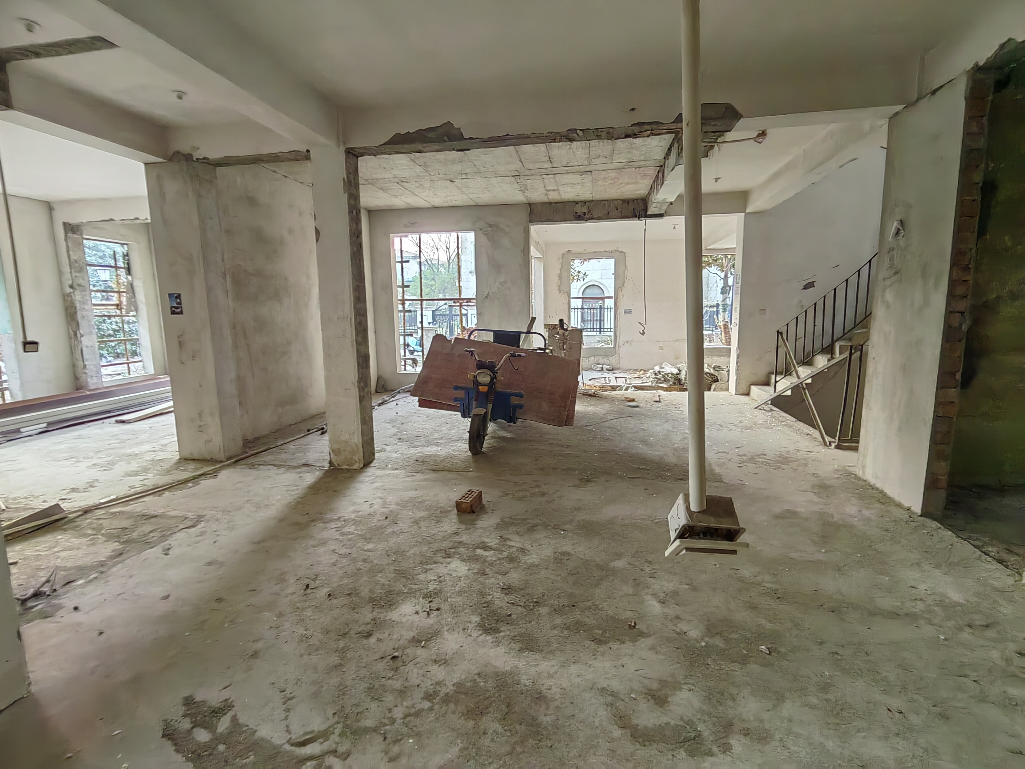 顺发御园 5室3厅5卫 310m&sup2;