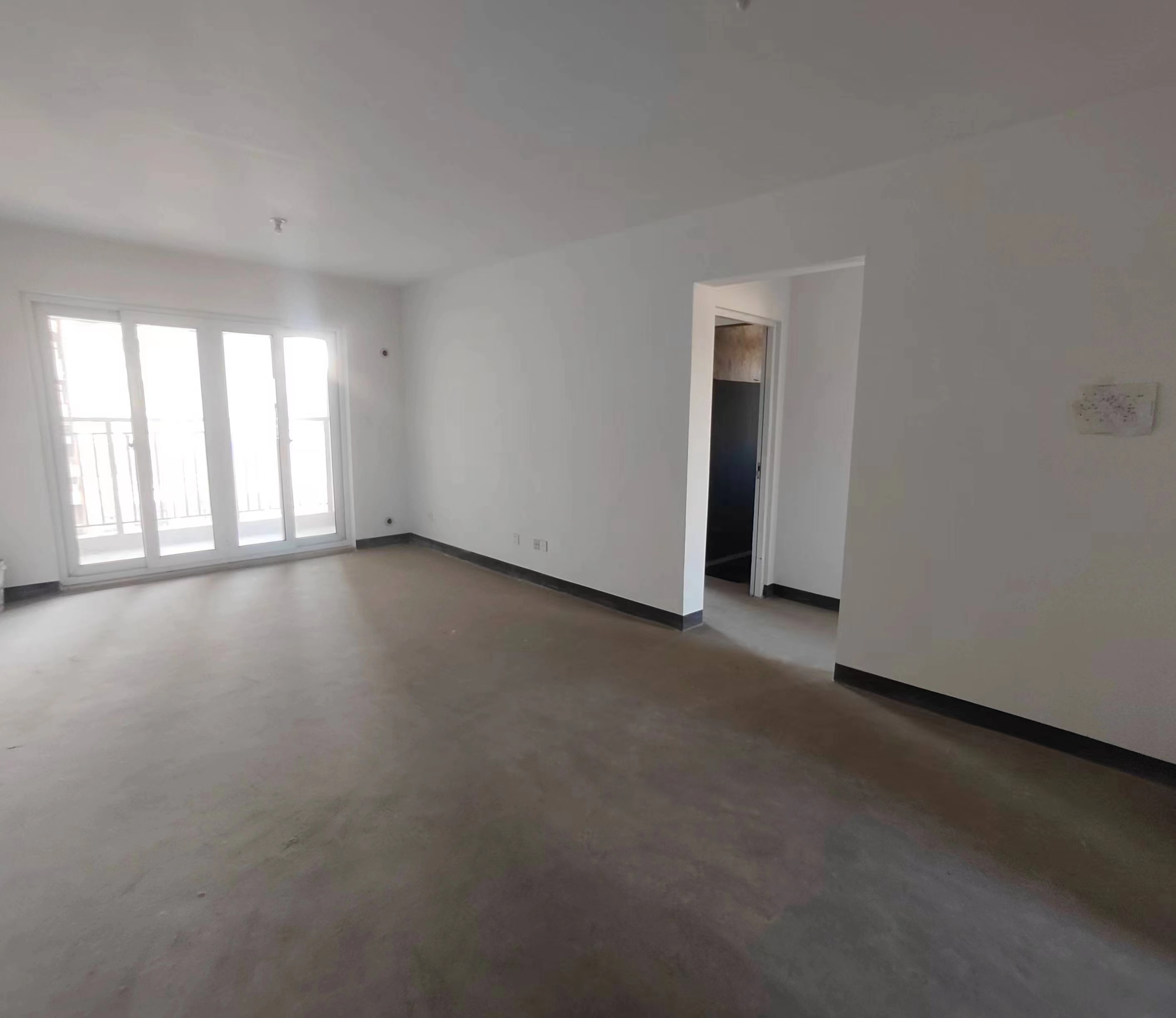 南山国际社区 3室2厅2卫 103m²