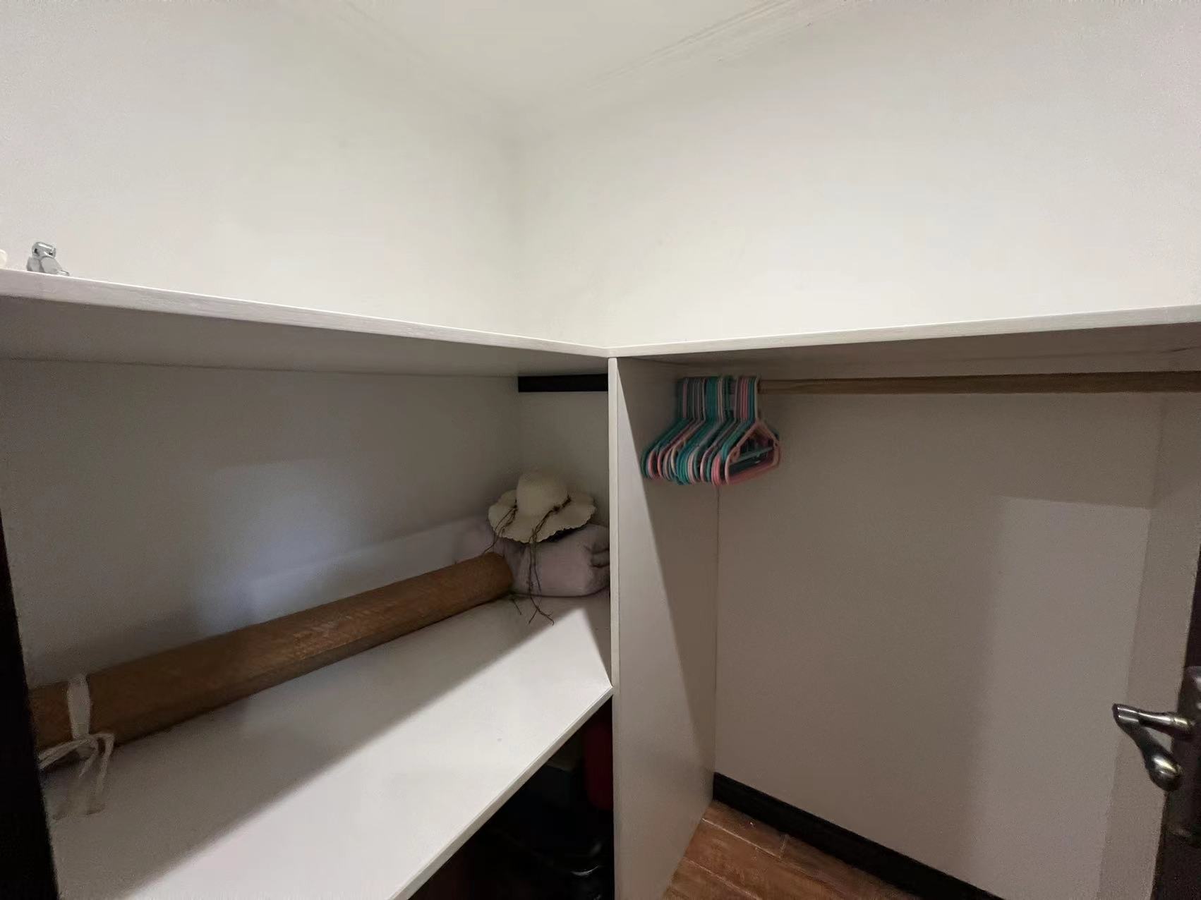 军山花园 4室3厅2卫 210m&sup2;