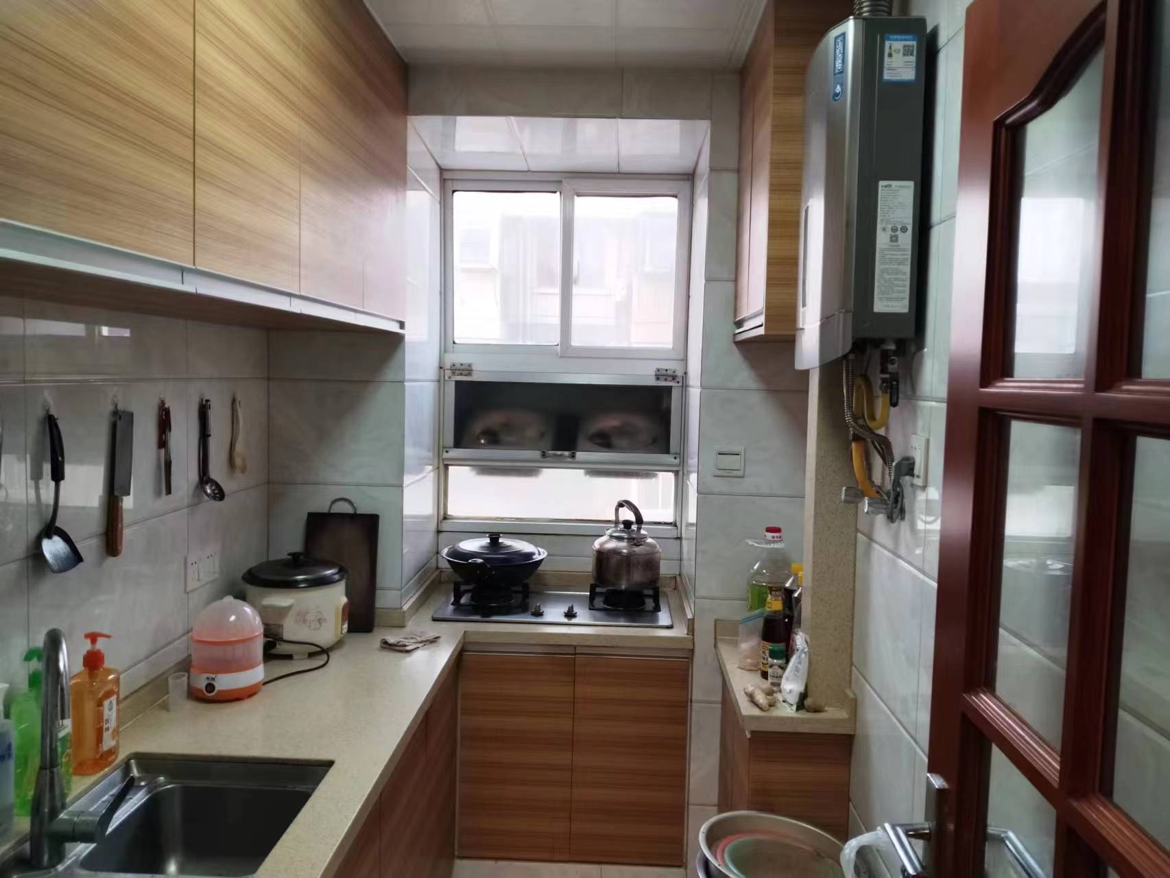 城港新村 3室1厅1卫 71m&sup2;
