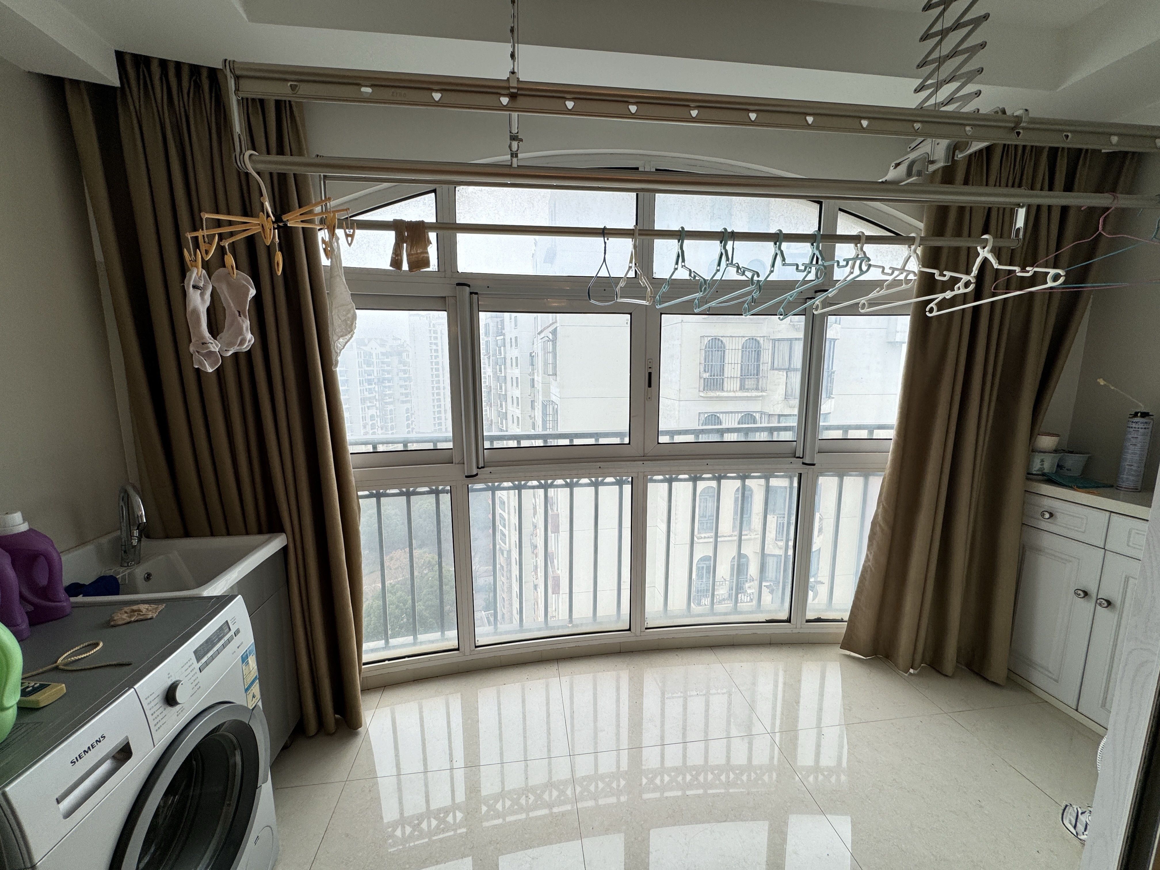 高迪晶城 3室2厅2卫 165m&sup2;