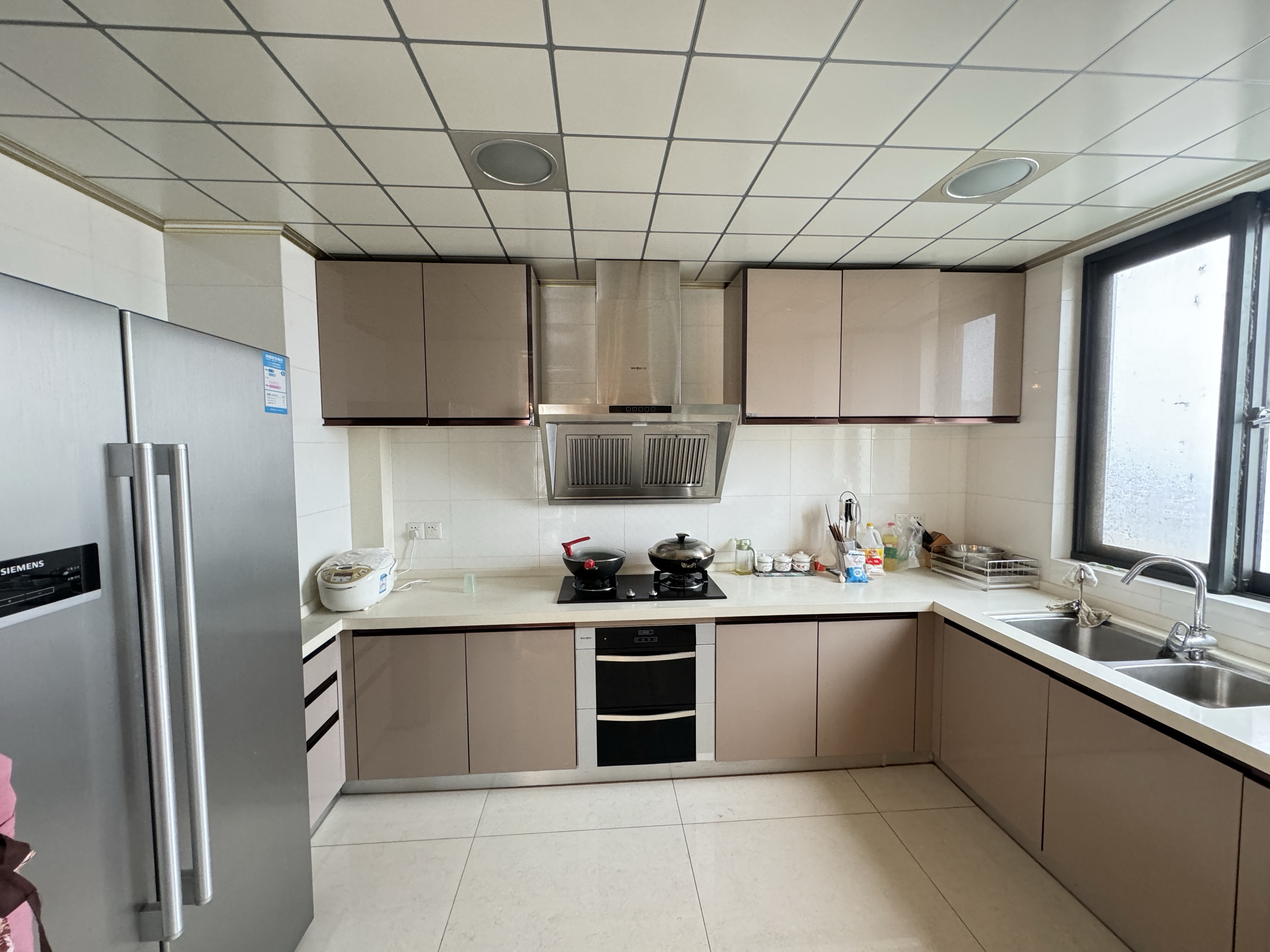 高迪晶城 3室2厅2卫 165m&sup2;