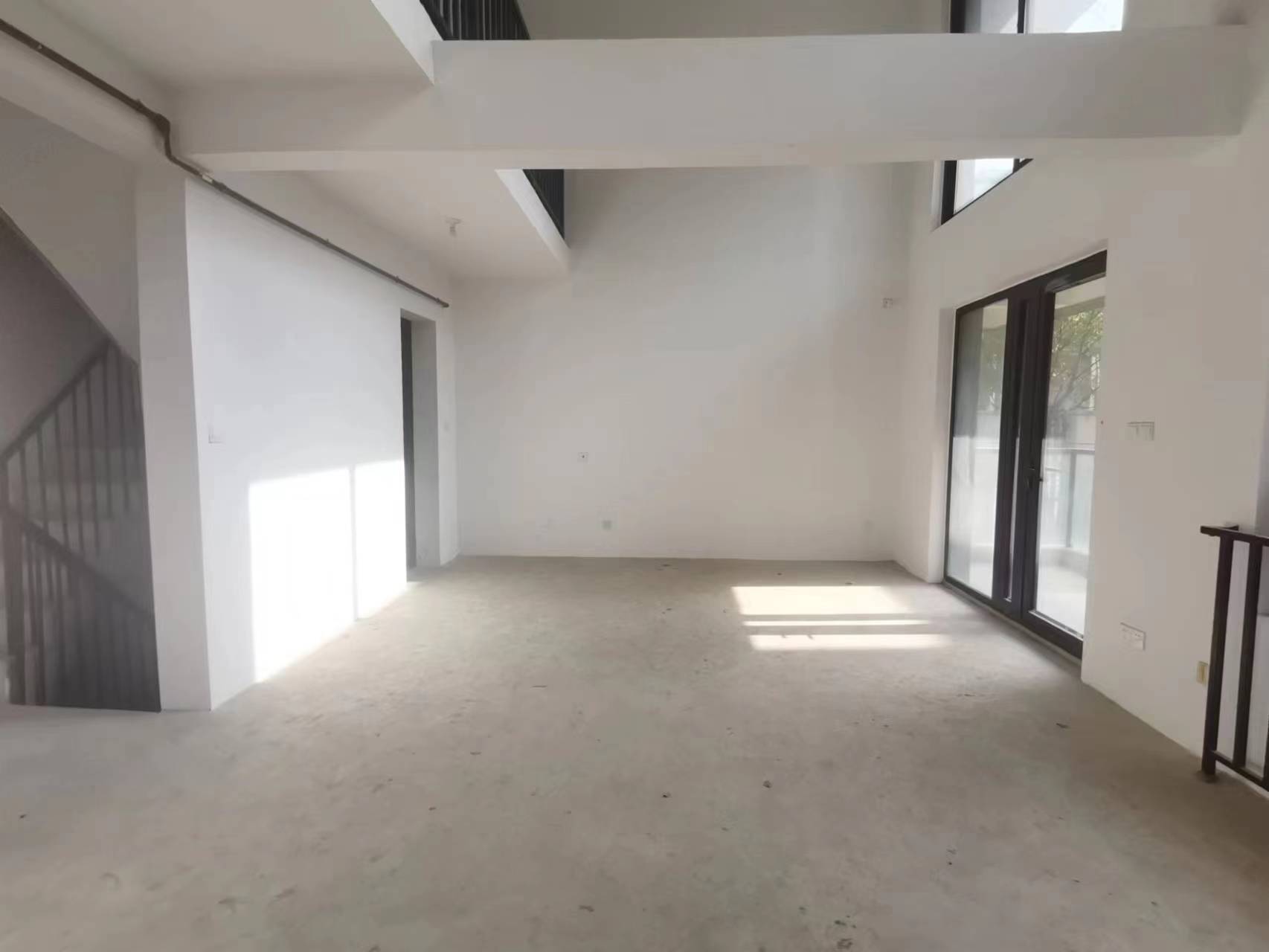 云樾东方 5室3厅4卫 153.00m²