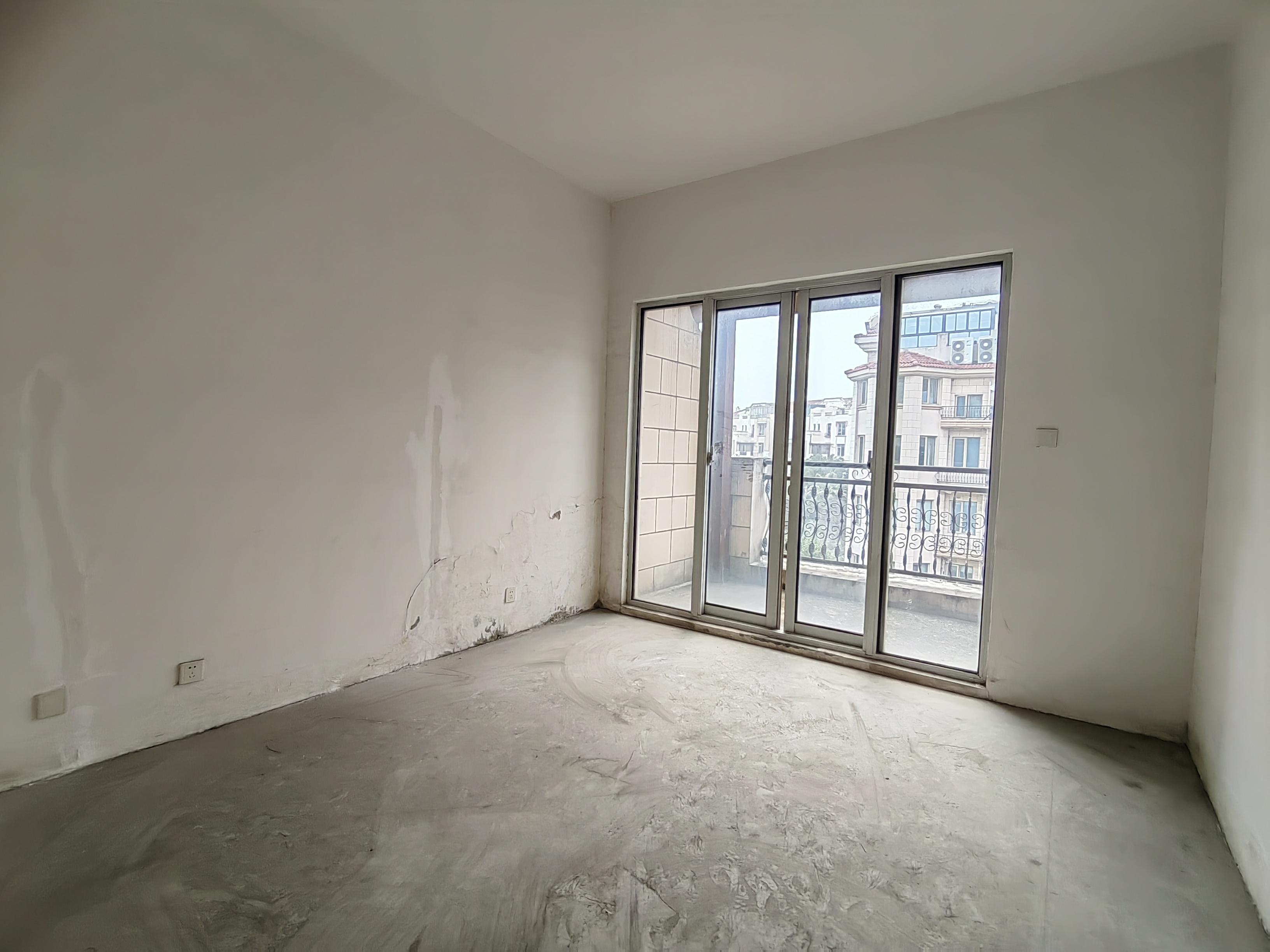 军山花园 4室2厅2卫 229.30m&sup2;