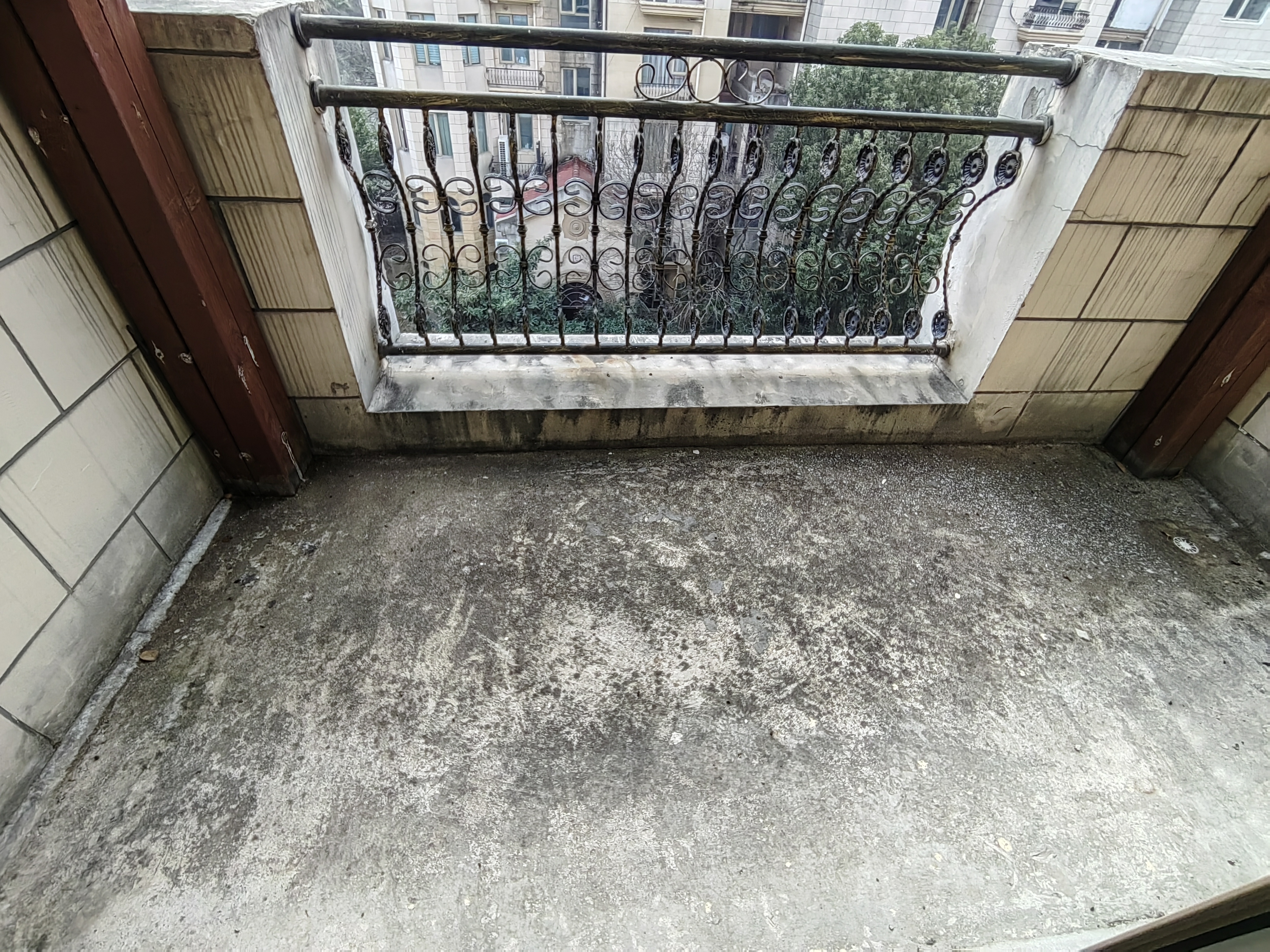 军山花园 4室2厅2卫 229.30m&sup2;
