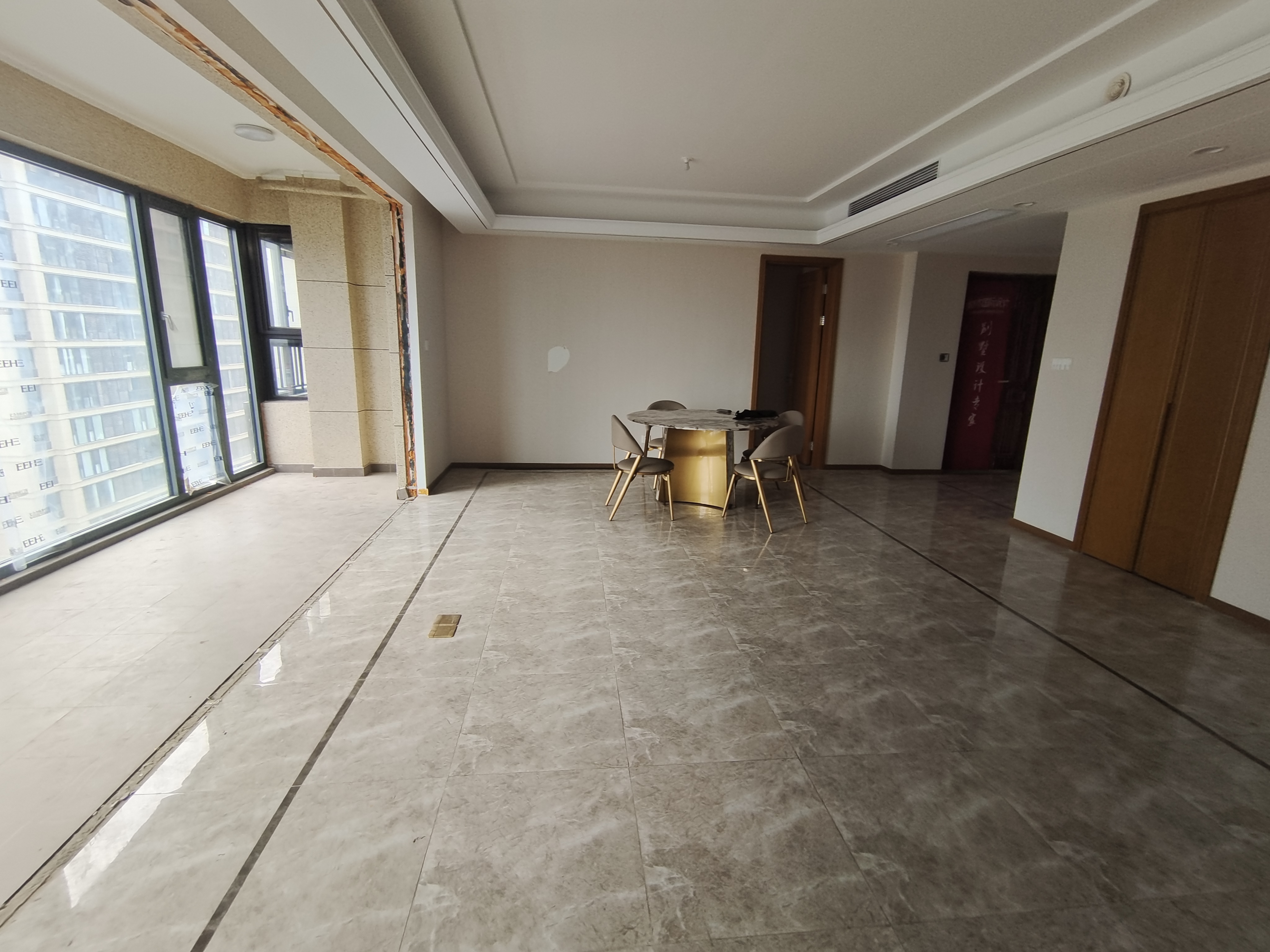 绿城蘭园 4室2厅2卫 143.00m²