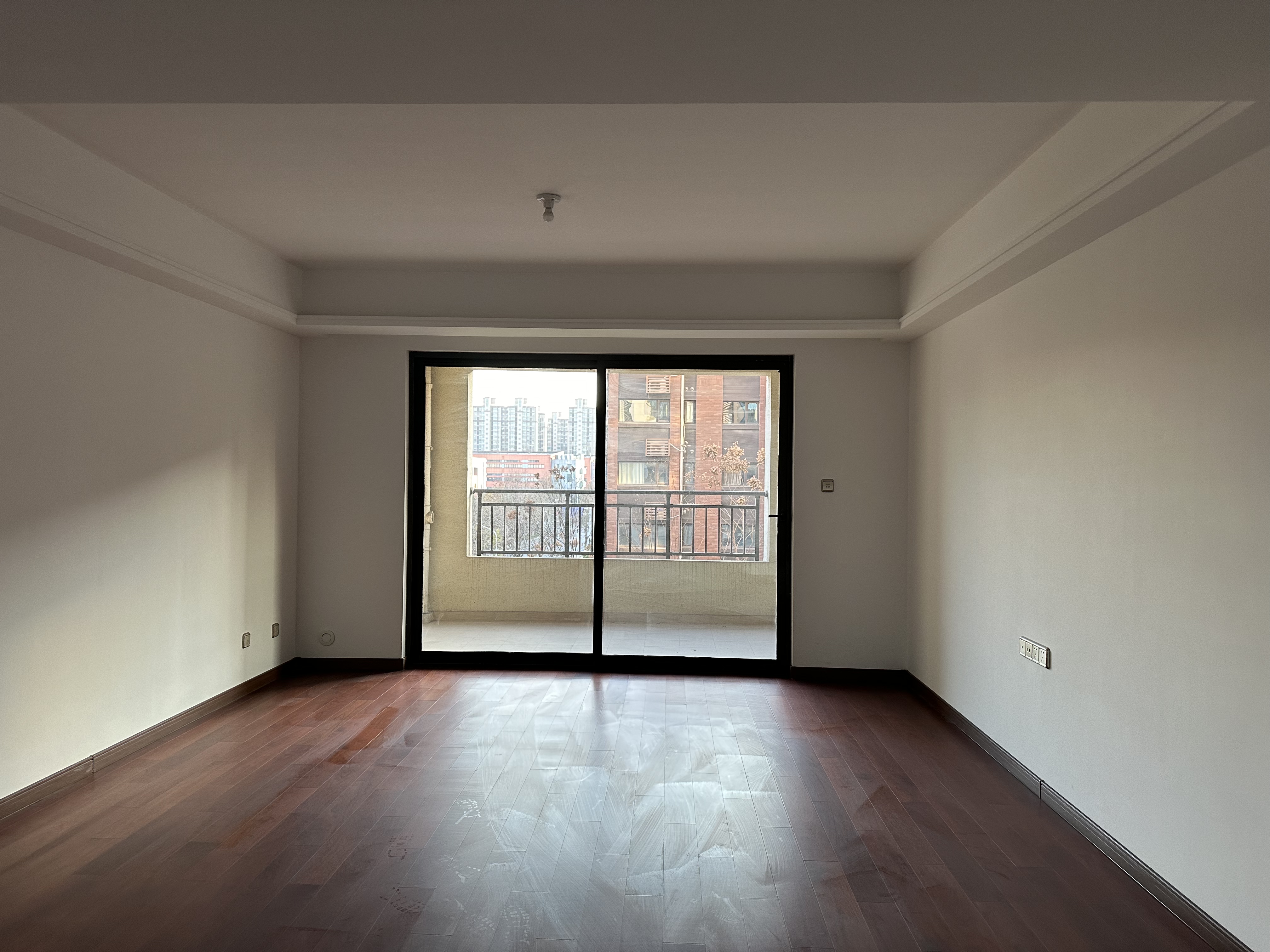 万科城市之光 3室2厅2卫 121.27m²