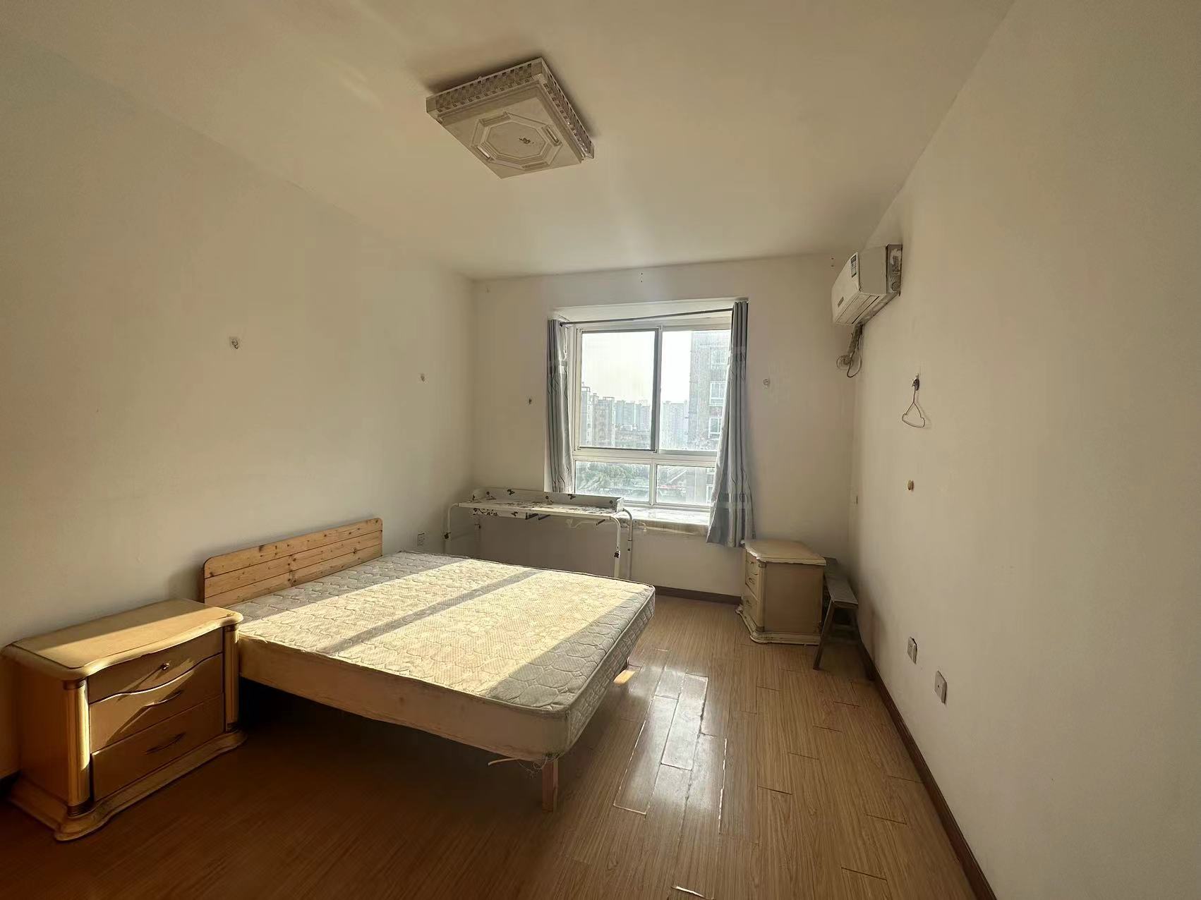 天霞苑 2室2厅1卫 98m&sup2;