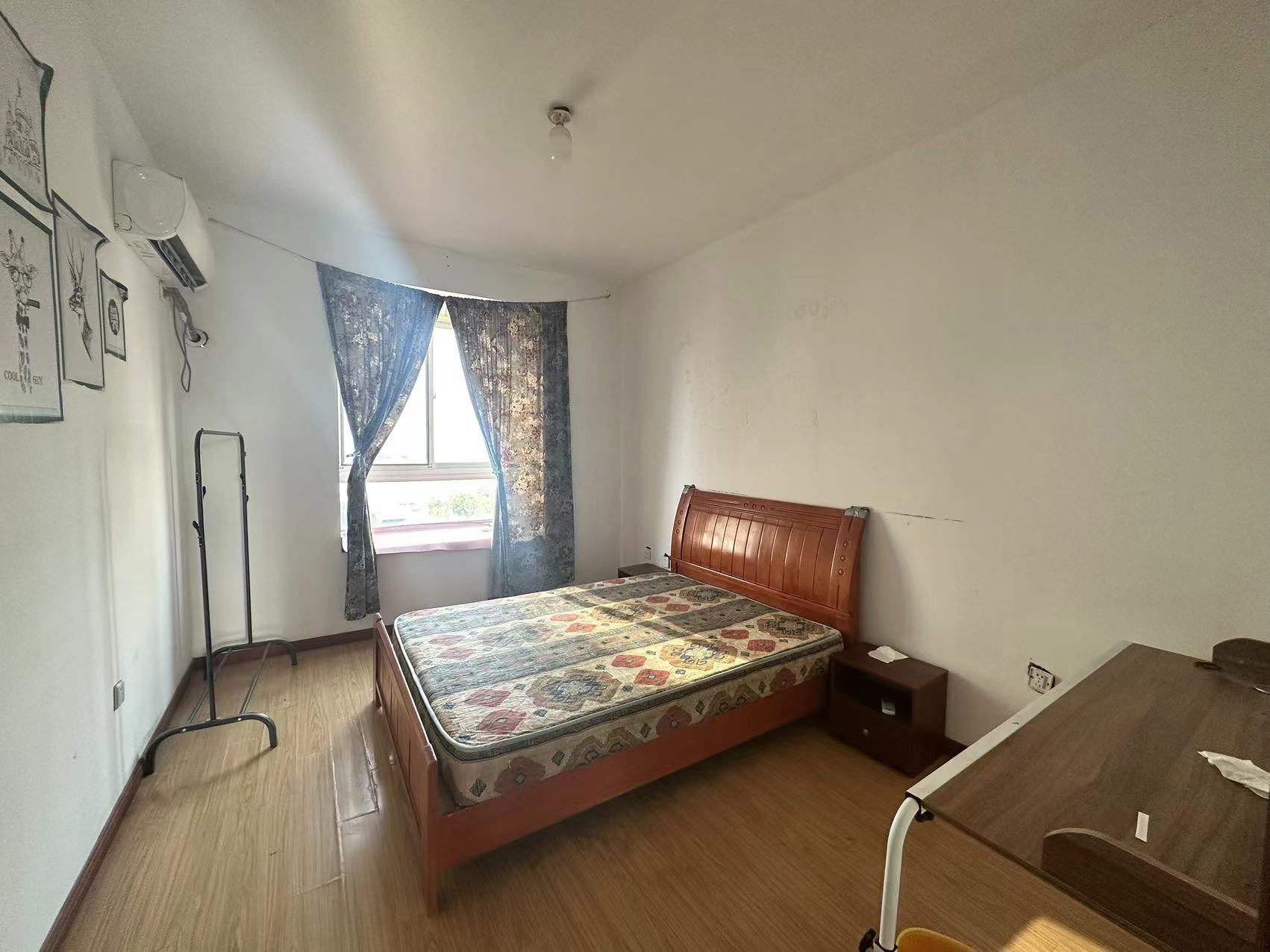 天霞苑 2室2厅1卫 98m&sup2;