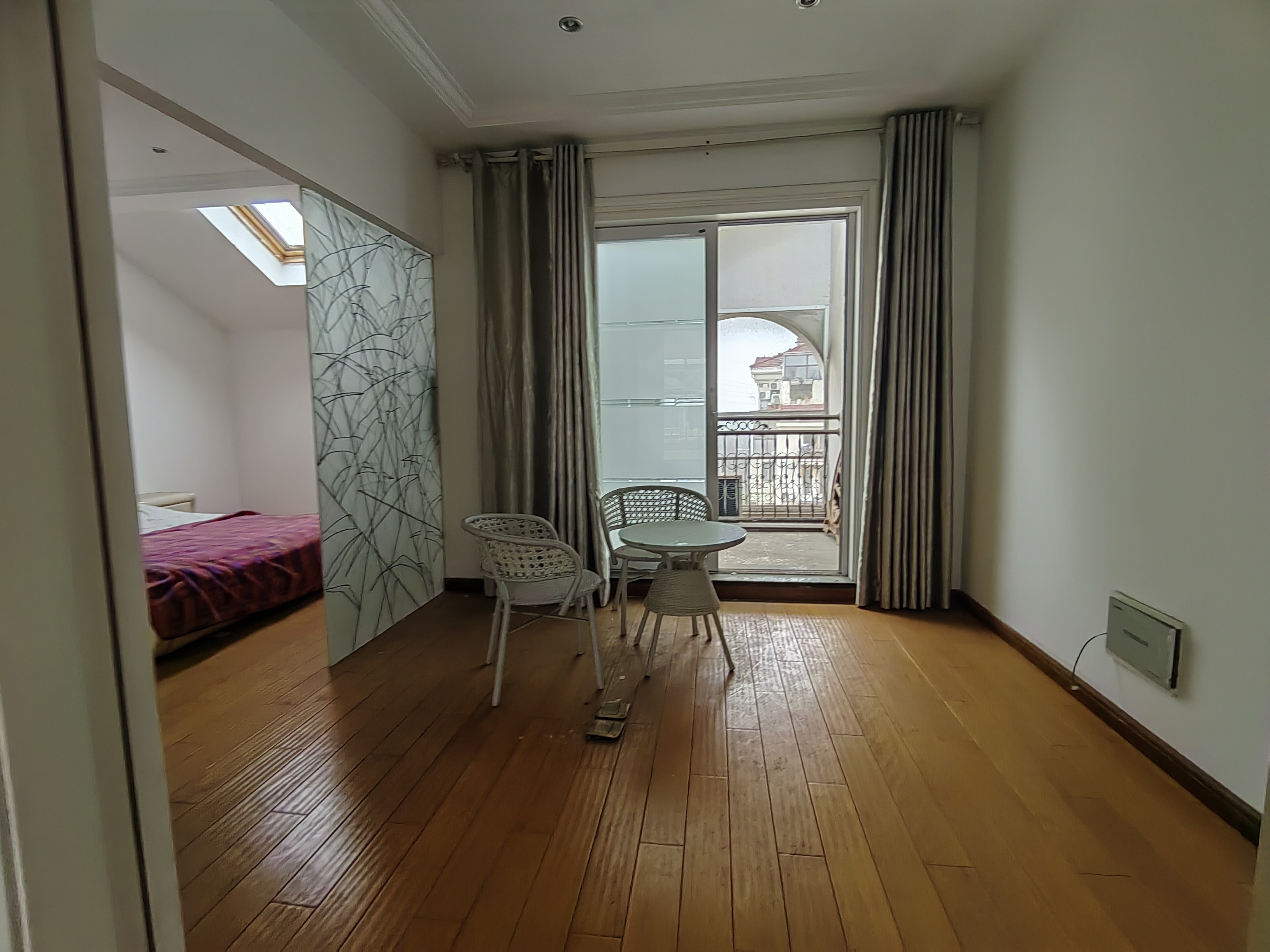 军山花园 1室厅卫 240m&sup2;