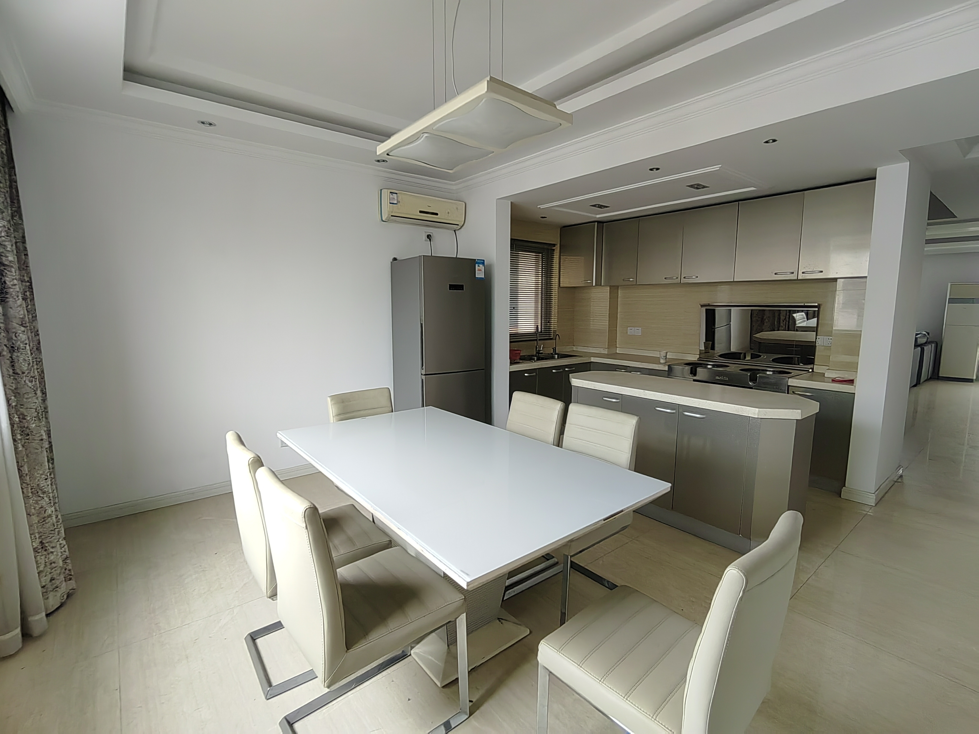 军山花园 1室厅卫 240m&sup2;