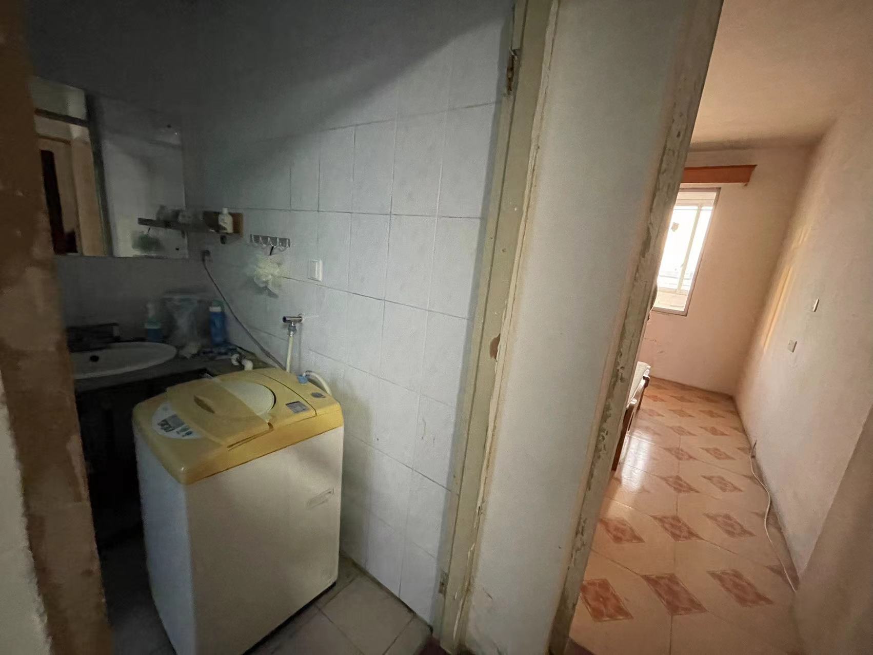 八角亭小区 4室2厅1卫 128.00m&sup2;