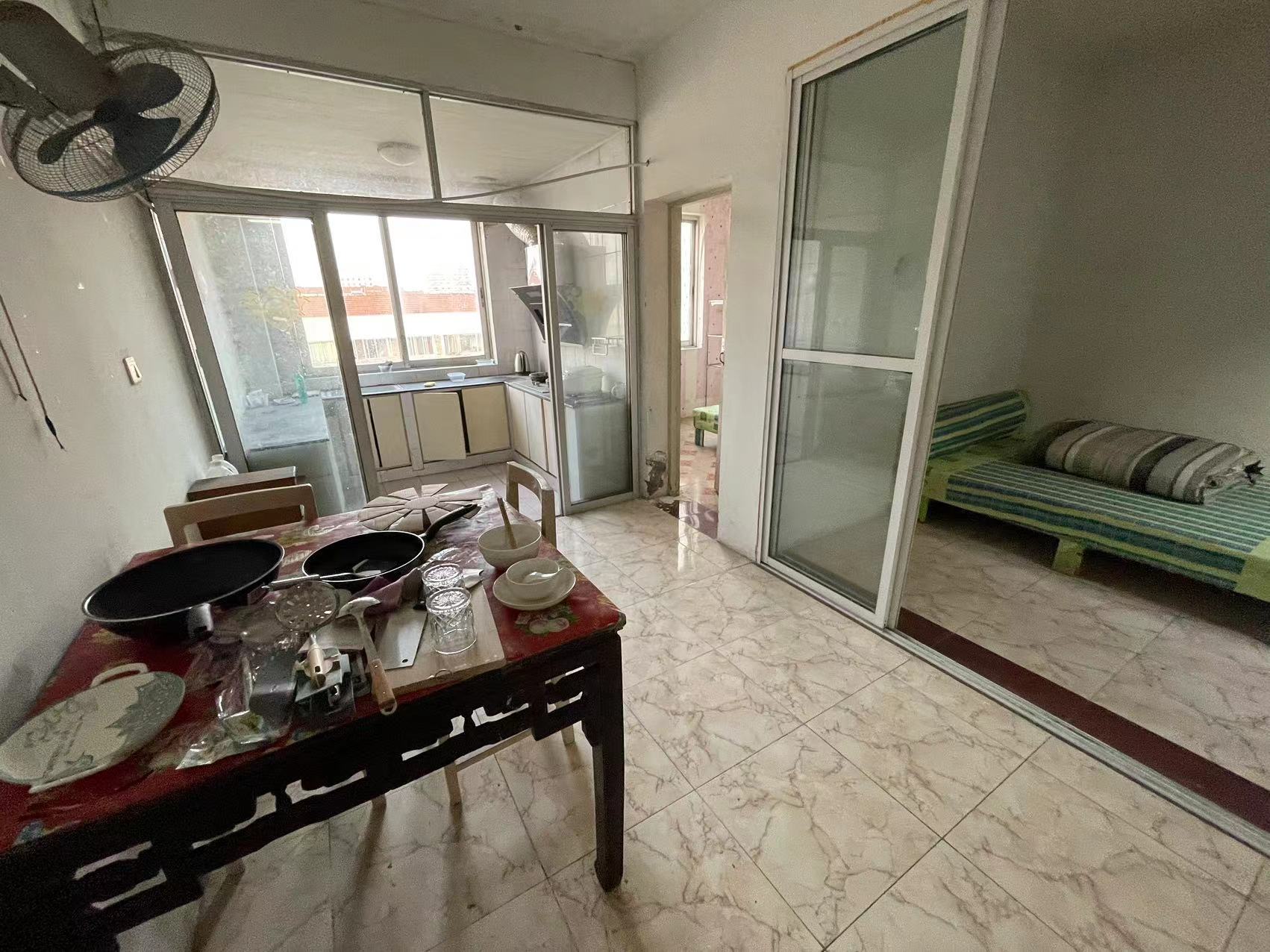 八角亭小区 4室2厅1卫 128.00m&sup2;