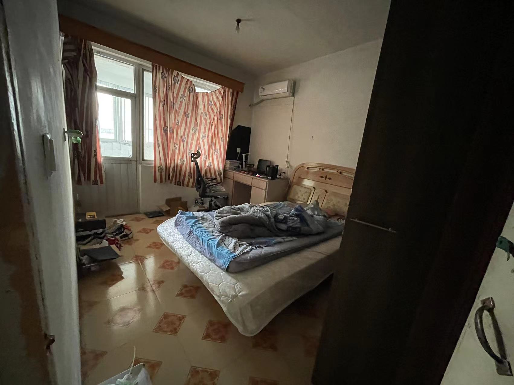八角亭小区 4室2厅1卫 128.00m&sup2;