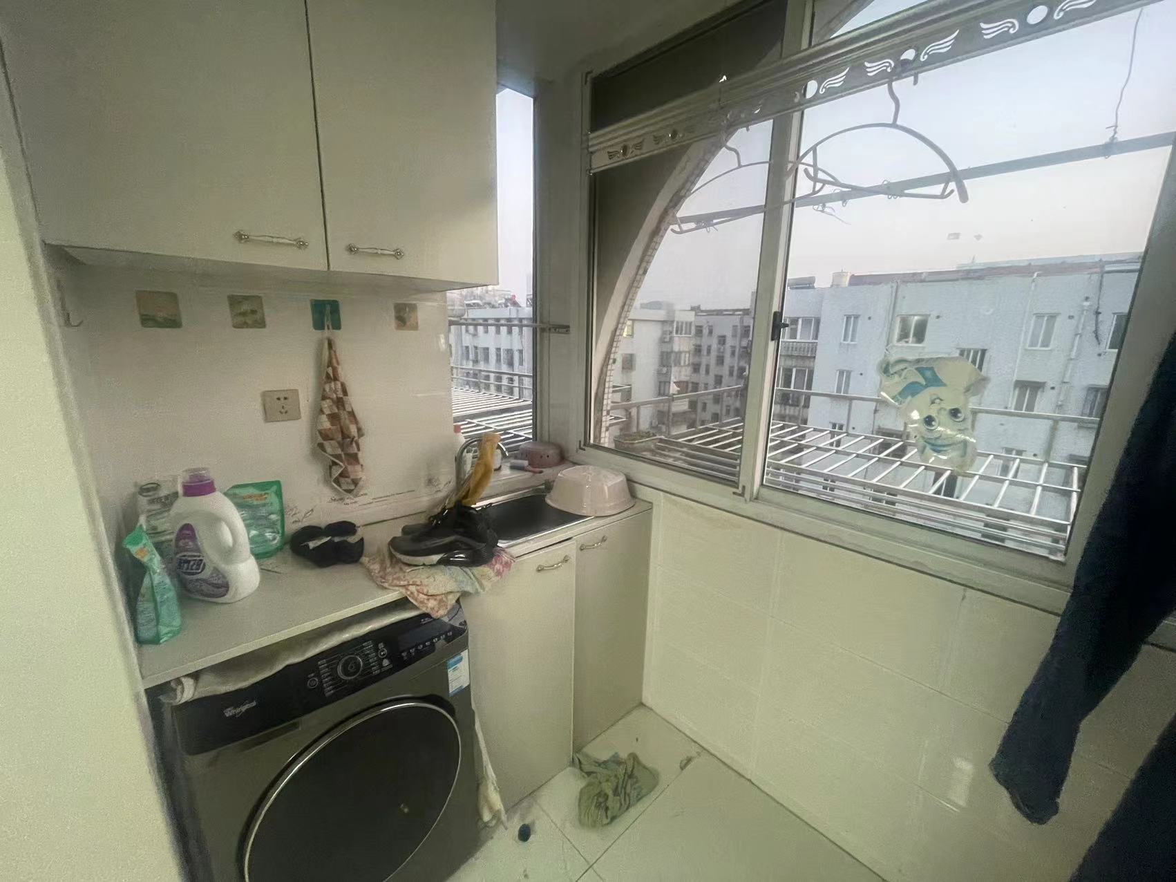 八角亭小区 3室2厅1卫 80m²