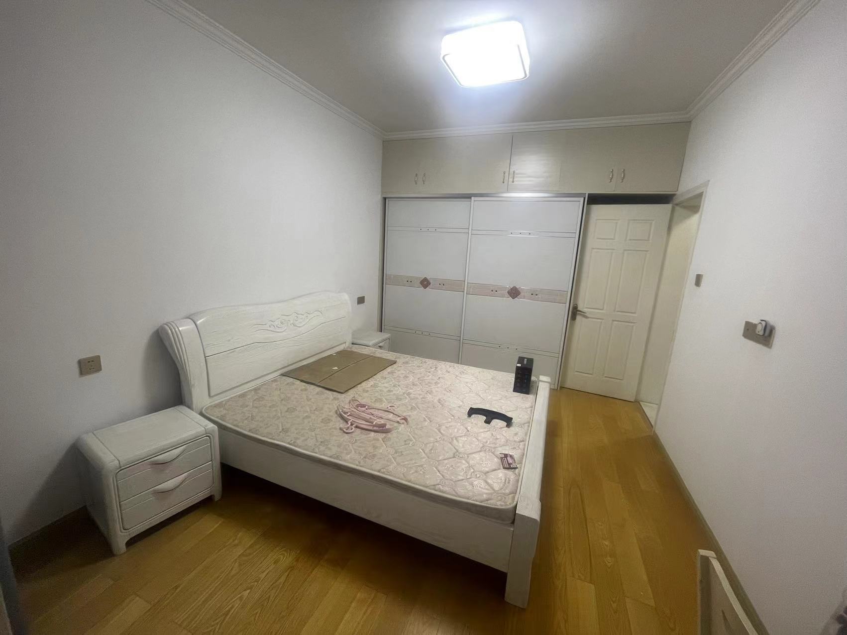 八角亭小区 3室2厅1卫 80m²