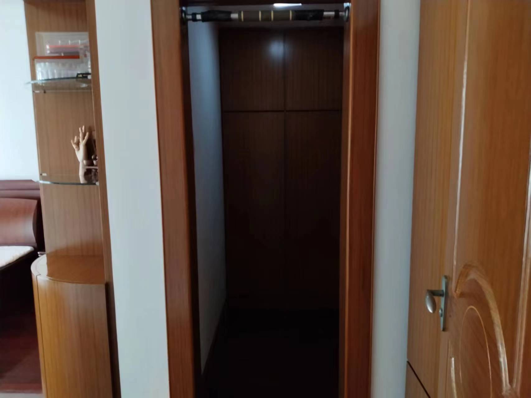 外滩小区 4室2厅1卫 125m&sup2;
