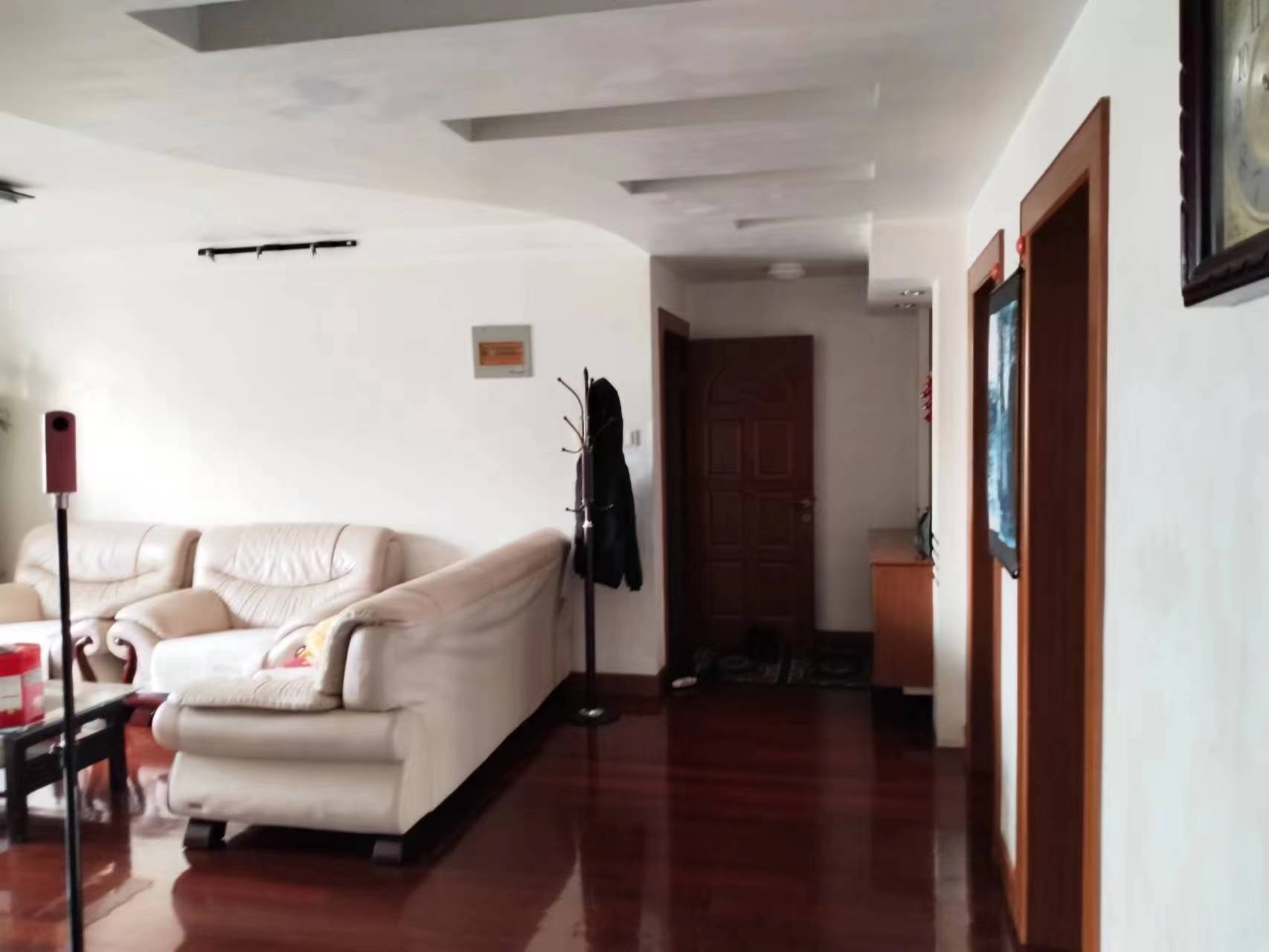 外滩小区 4室2厅1卫 125m&sup2;