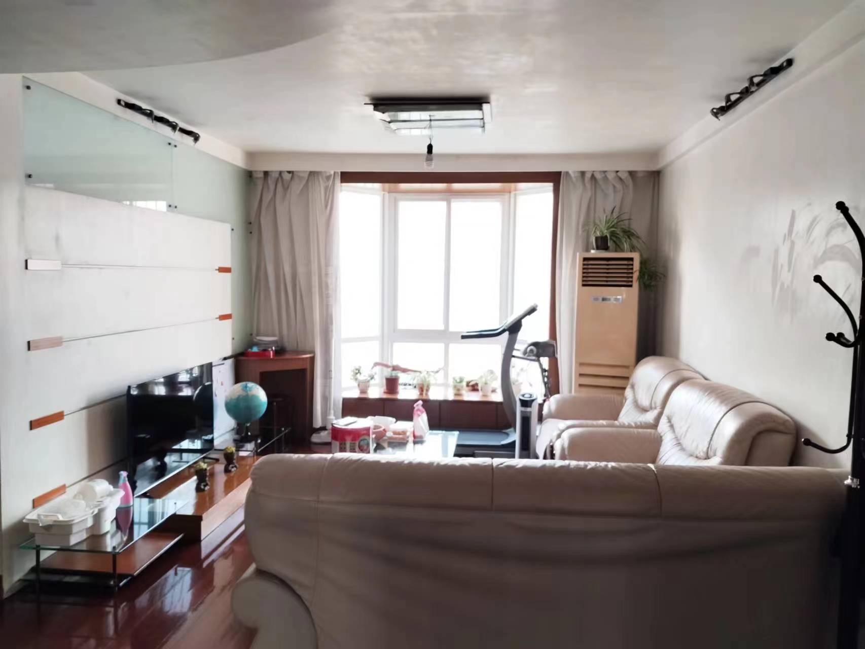外滩小区 4室2厅1卫 125m&sup2;