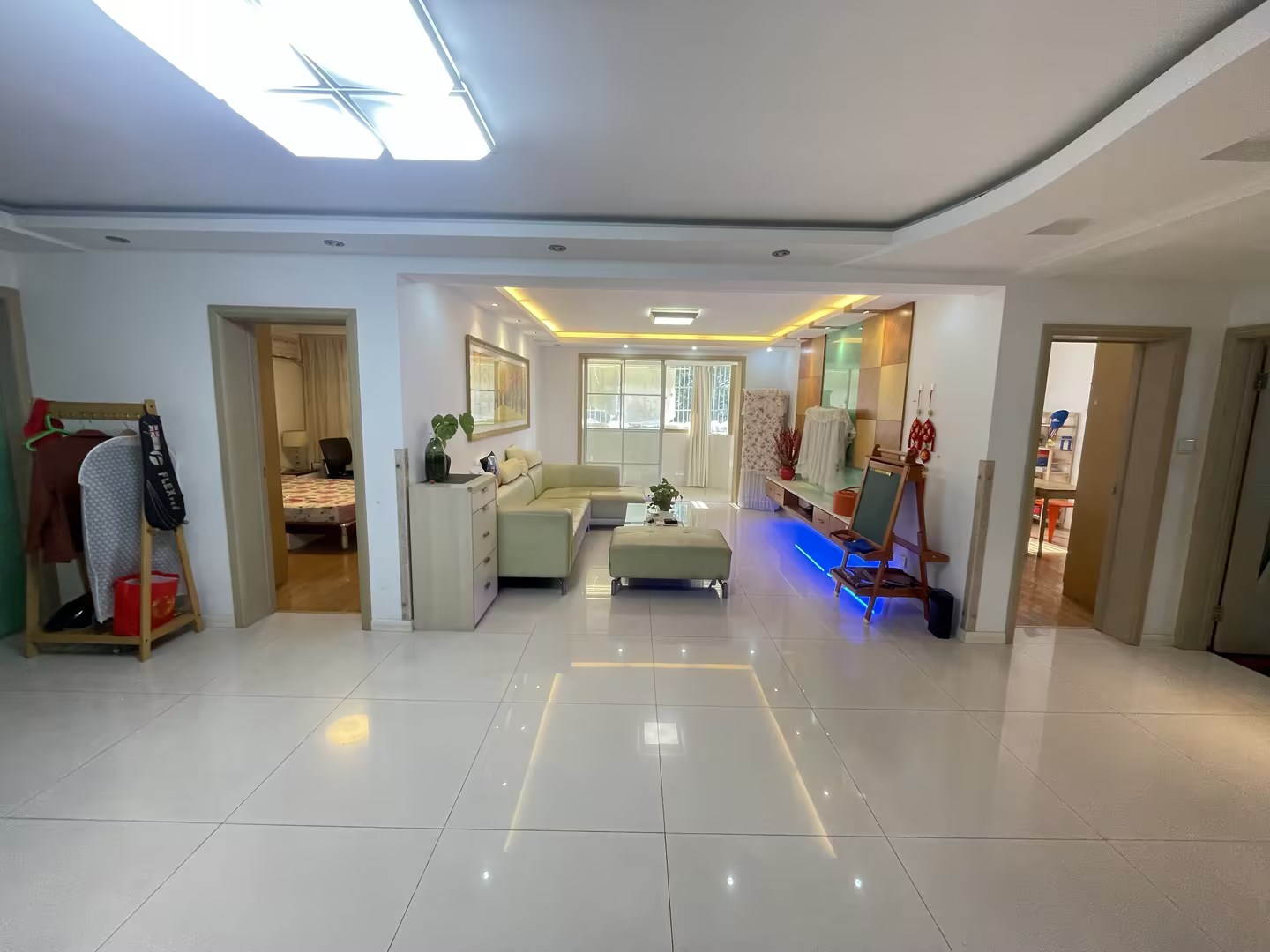 天都花苑 3室2厅2卫 145.23m&sup2;