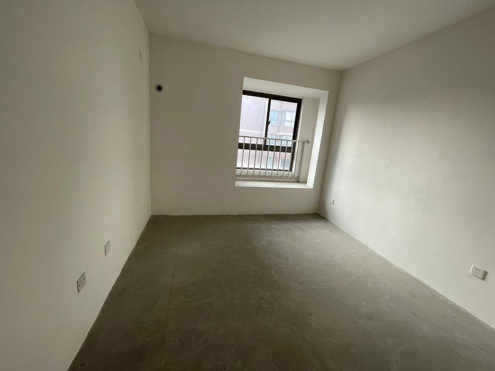 万濠星城 3室2厅2卫 128m&sup2;