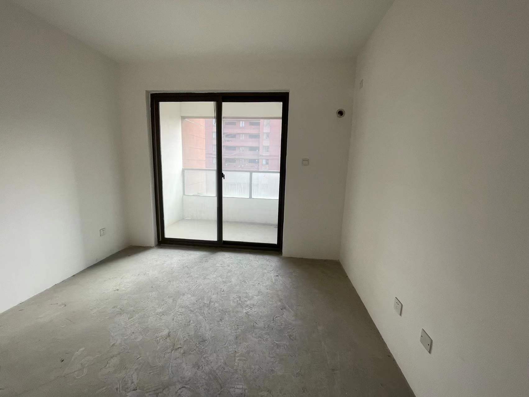 万濠星城 3室2厅2卫 128m&sup2;