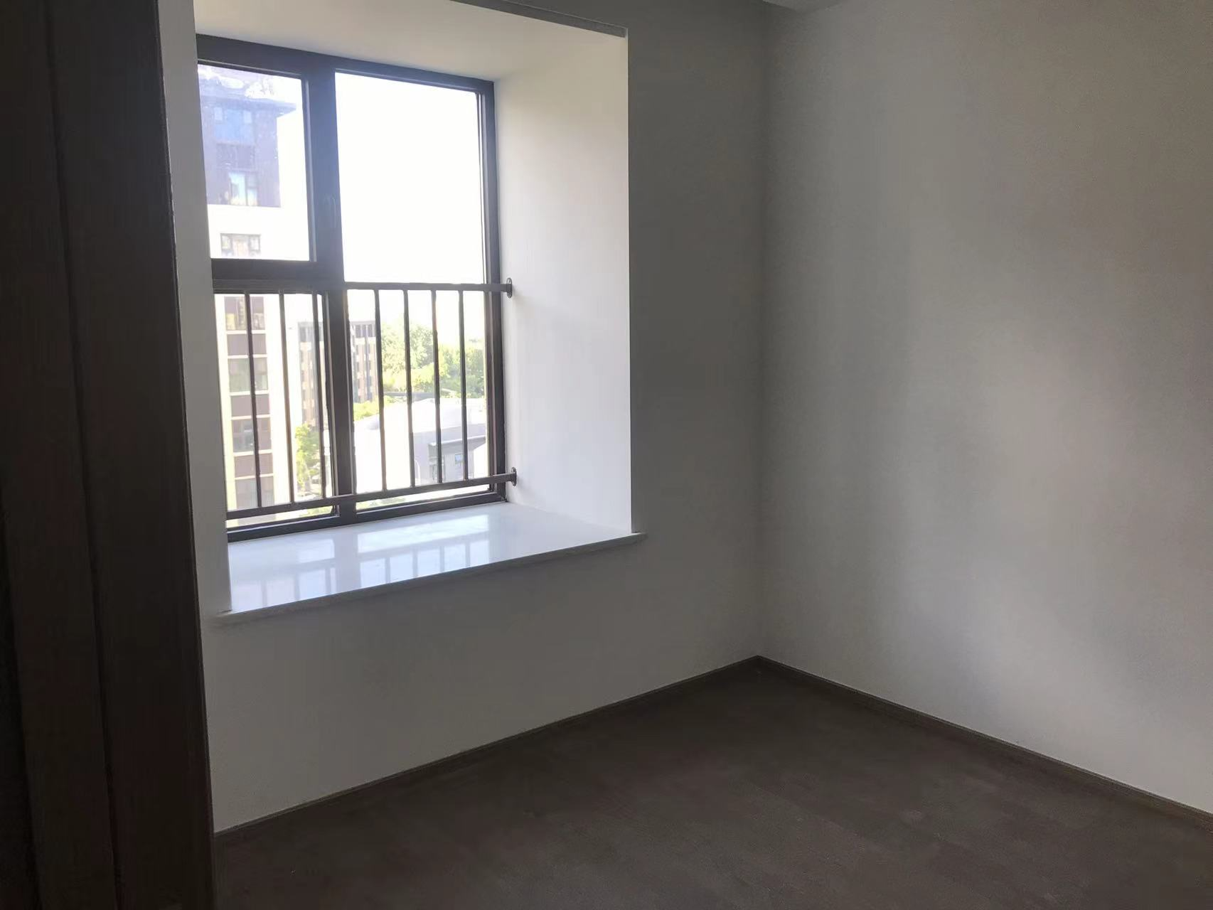 珑府 4室2厅2卫 143m&sup2;