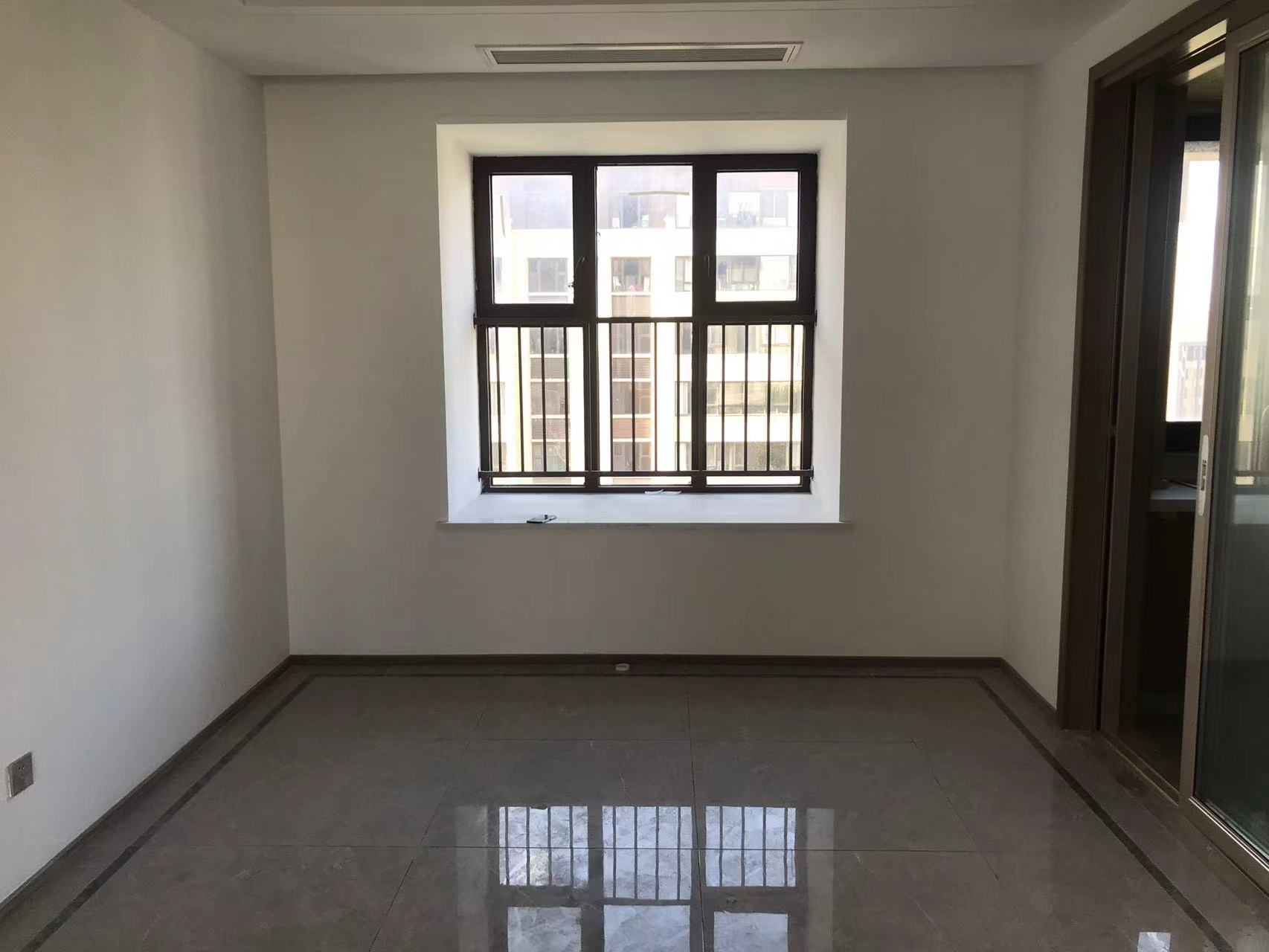珑府 4室2厅2卫 143m&sup2;