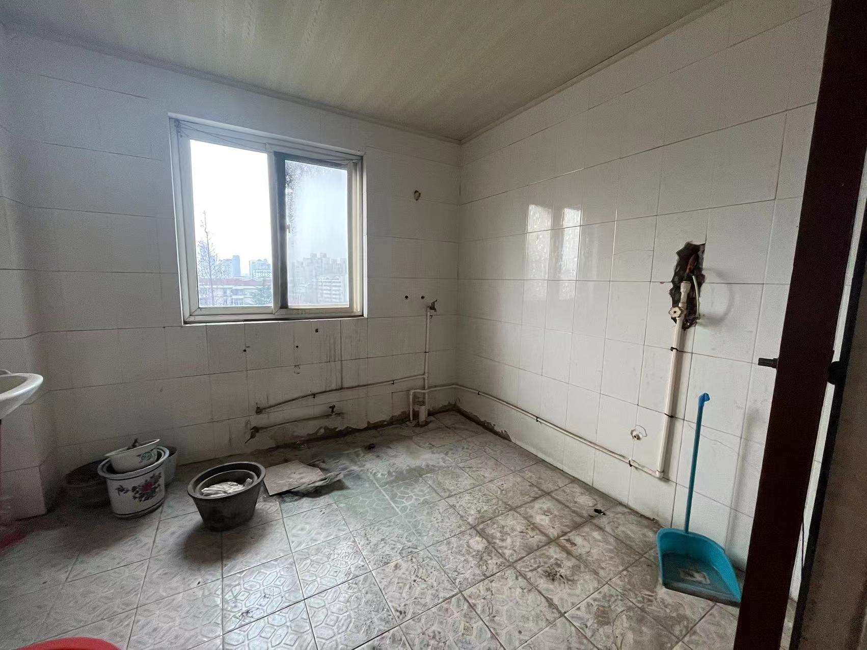 新通海大厦 2室2厅1卫 173.47m&sup2;