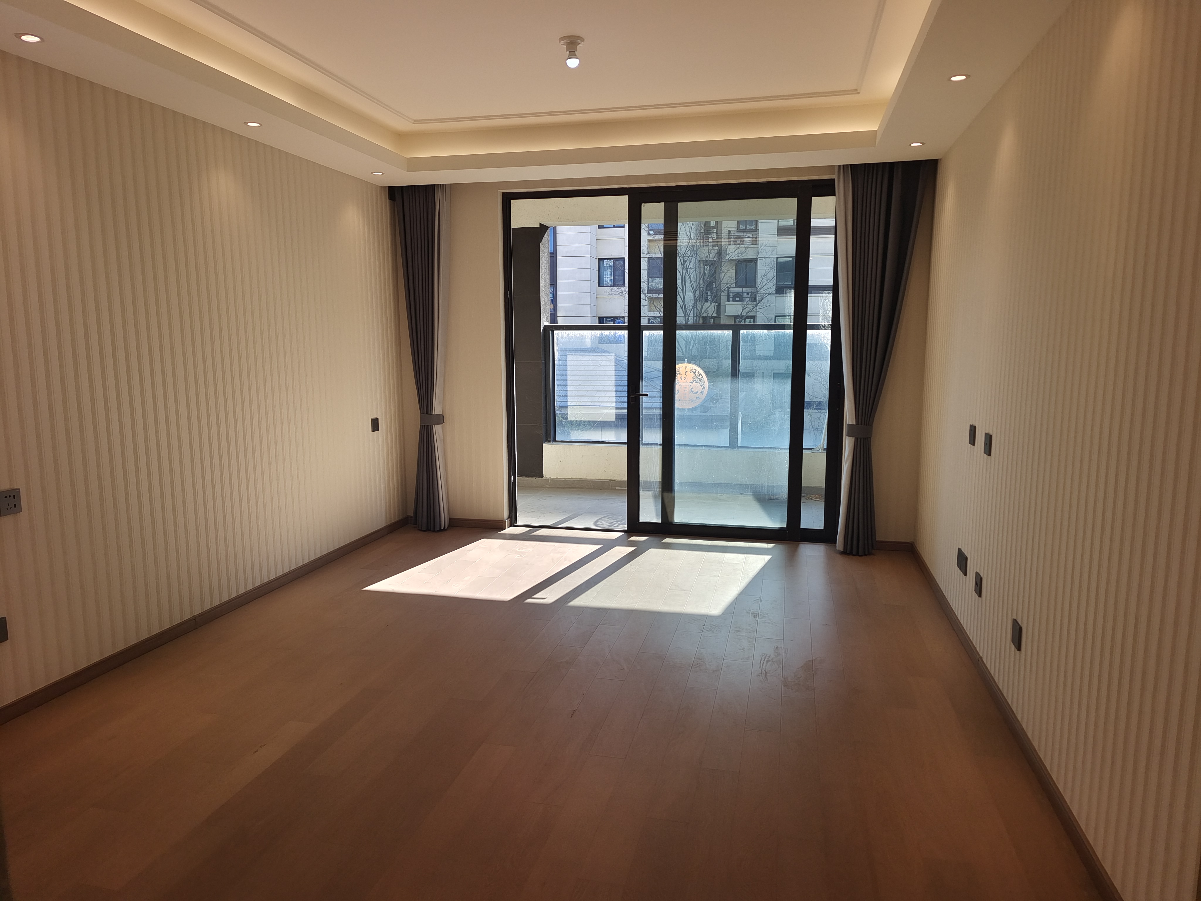 龙湖天宸源著 3室2厅1卫 97.55m²