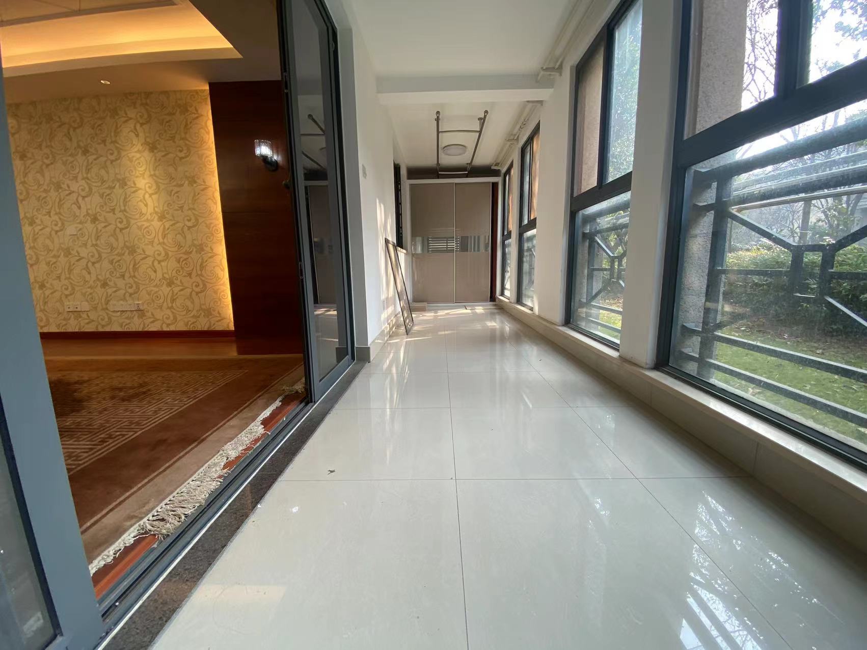 金鼎湾花园 3室2厅2卫 168m&sup2;