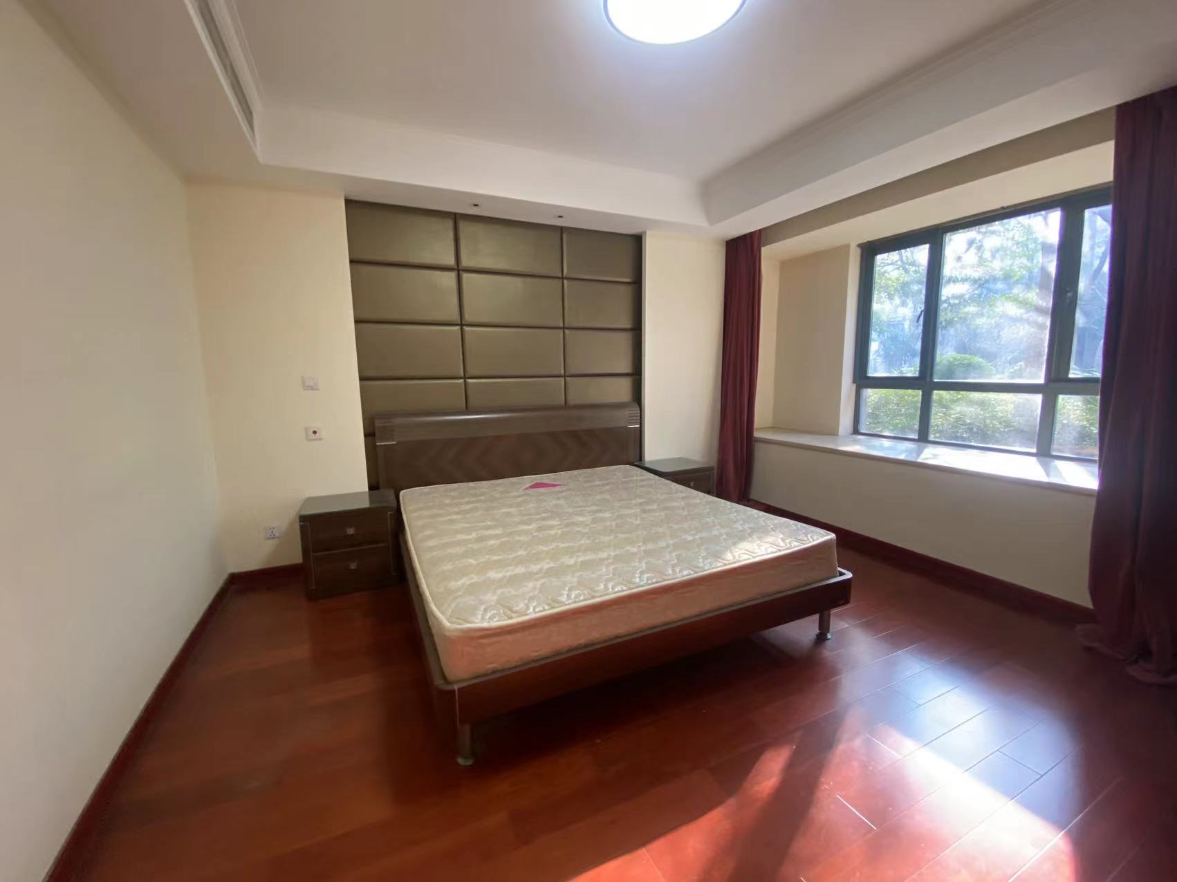 金鼎湾花园 3室2厅2卫 168m&sup2;