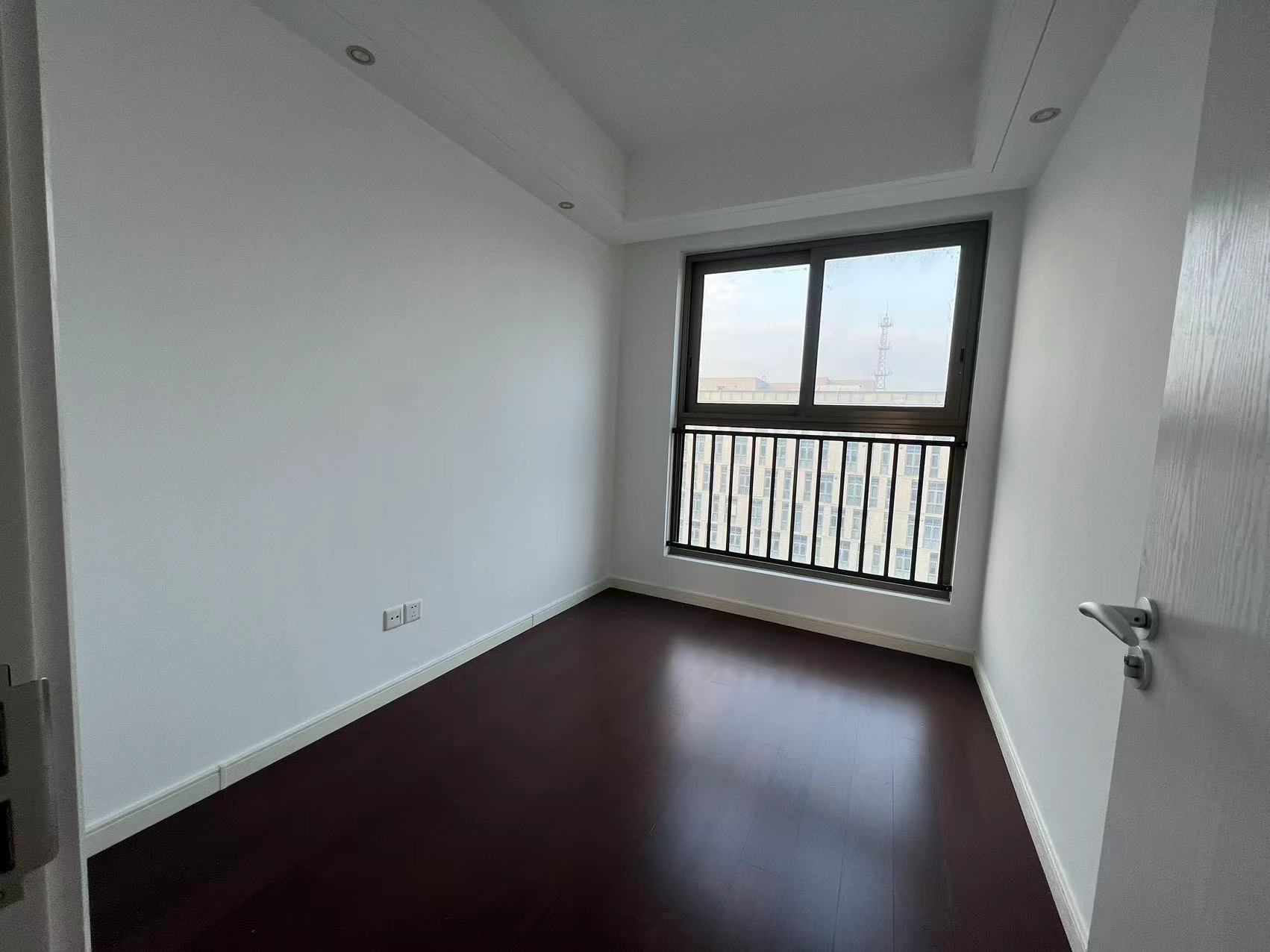 九玺台 4室2厅2卫 142m&sup2;