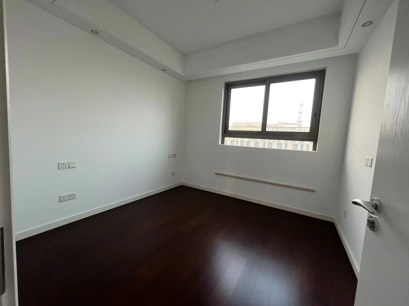 九玺台 4室2厅2卫 142m&sup2;