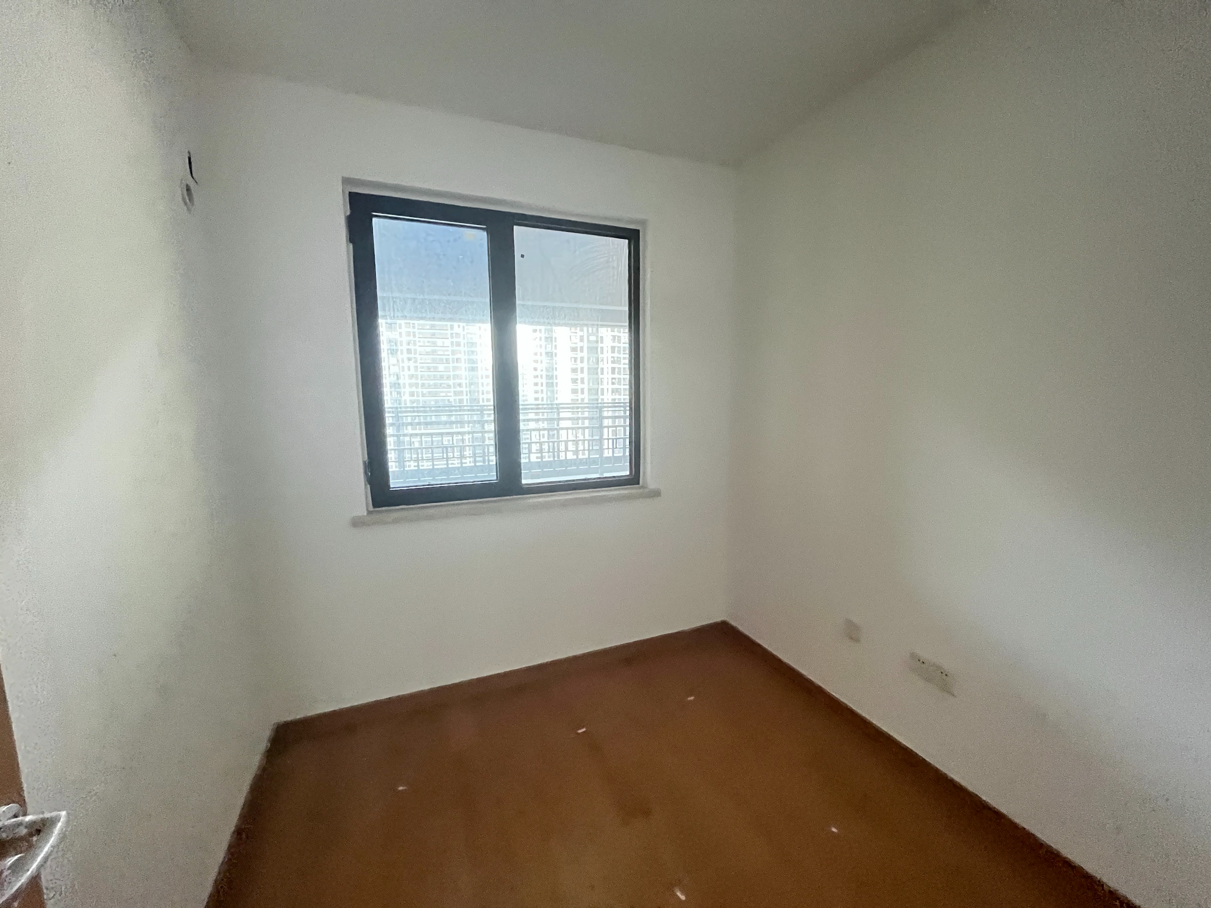 绿地新里城 3室2厅1卫 93m&sup2;