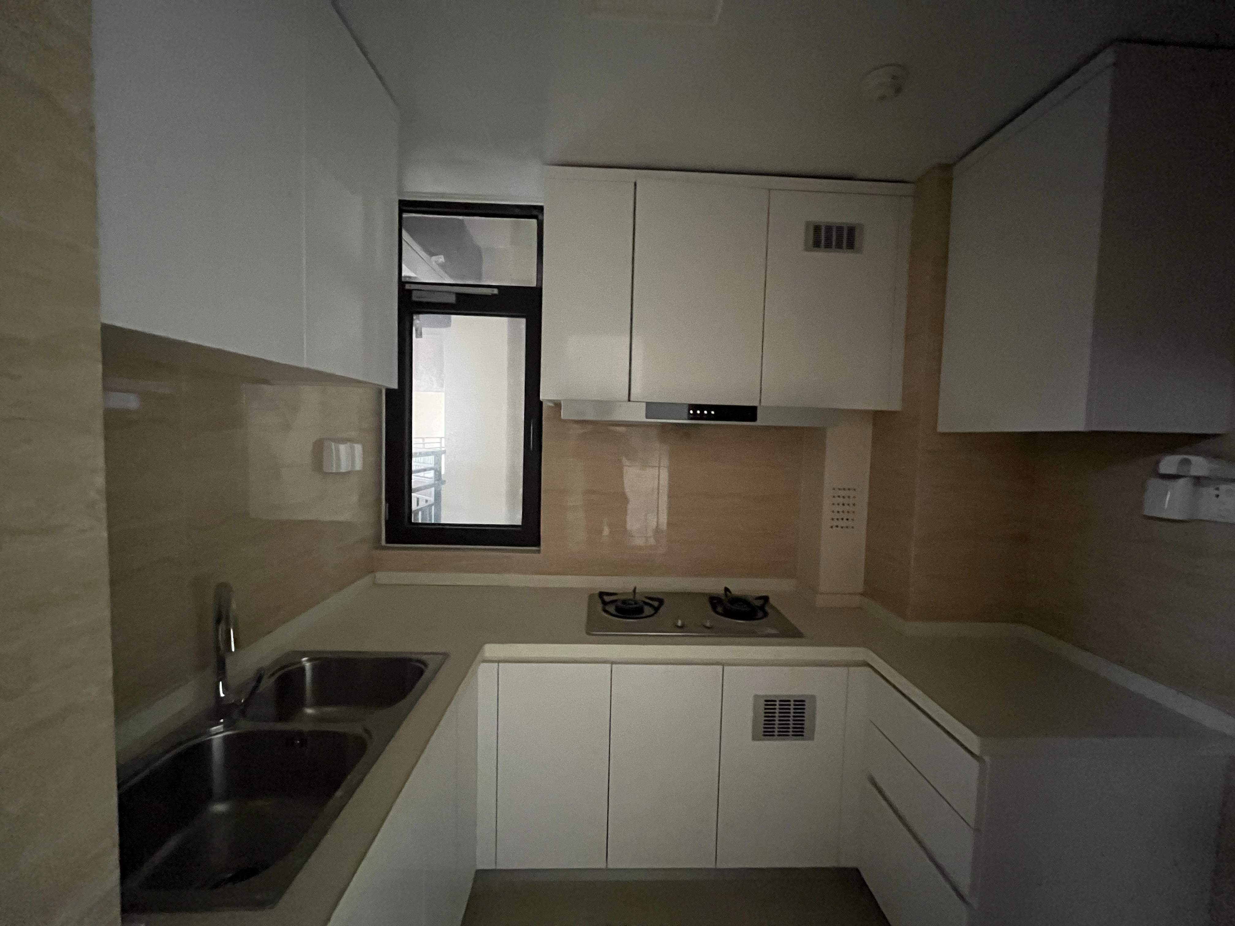 绿地新里城 3室2厅1卫 93m&sup2;