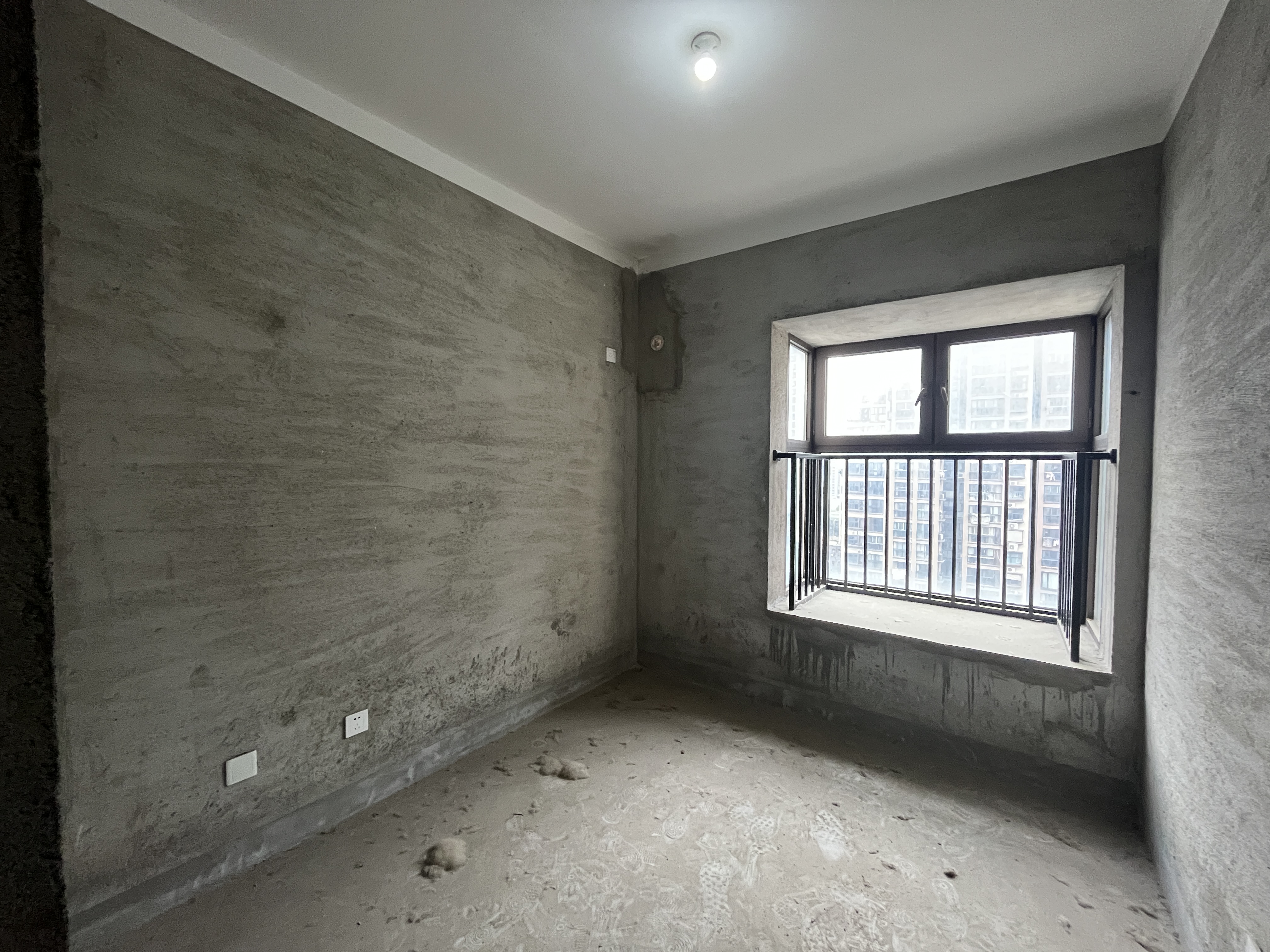 华强城 3室2厅2卫 128.43m²