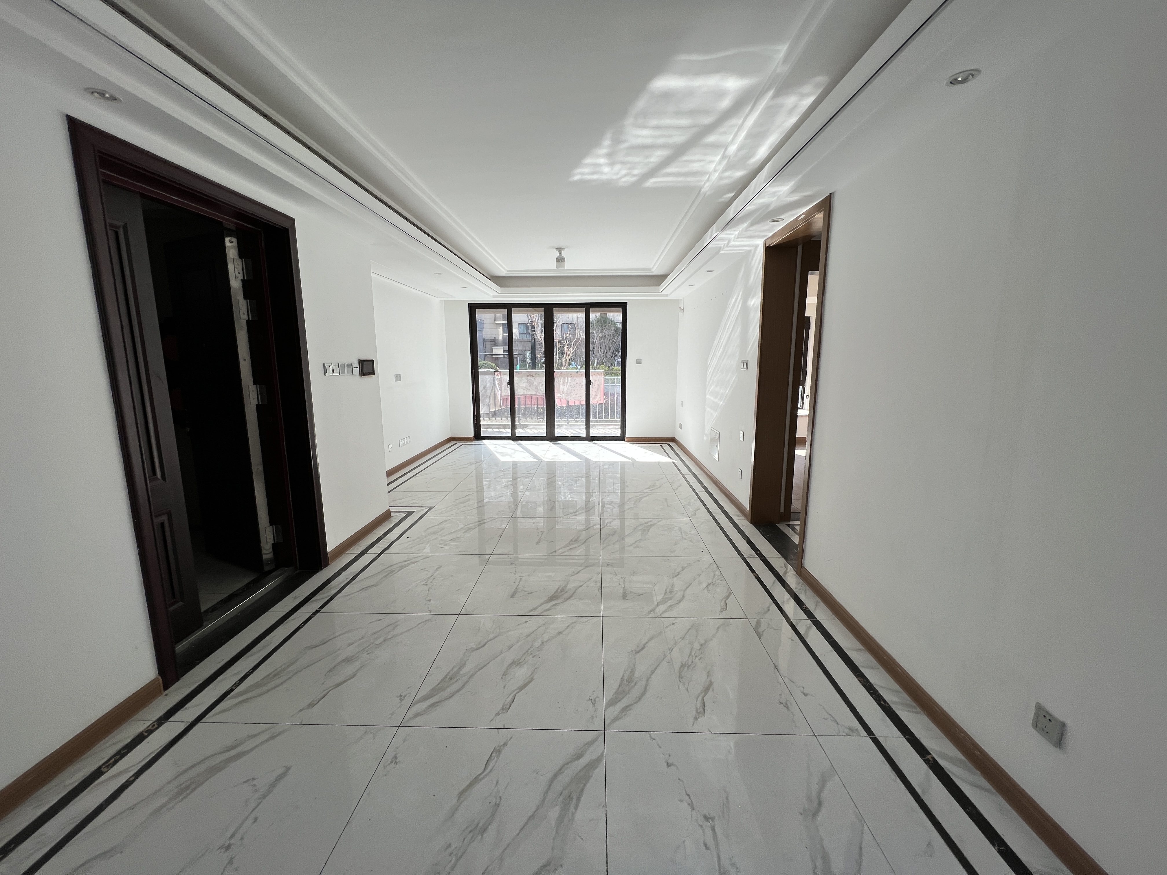 铂金时代 4室2厅2卫 135.00m&sup2;