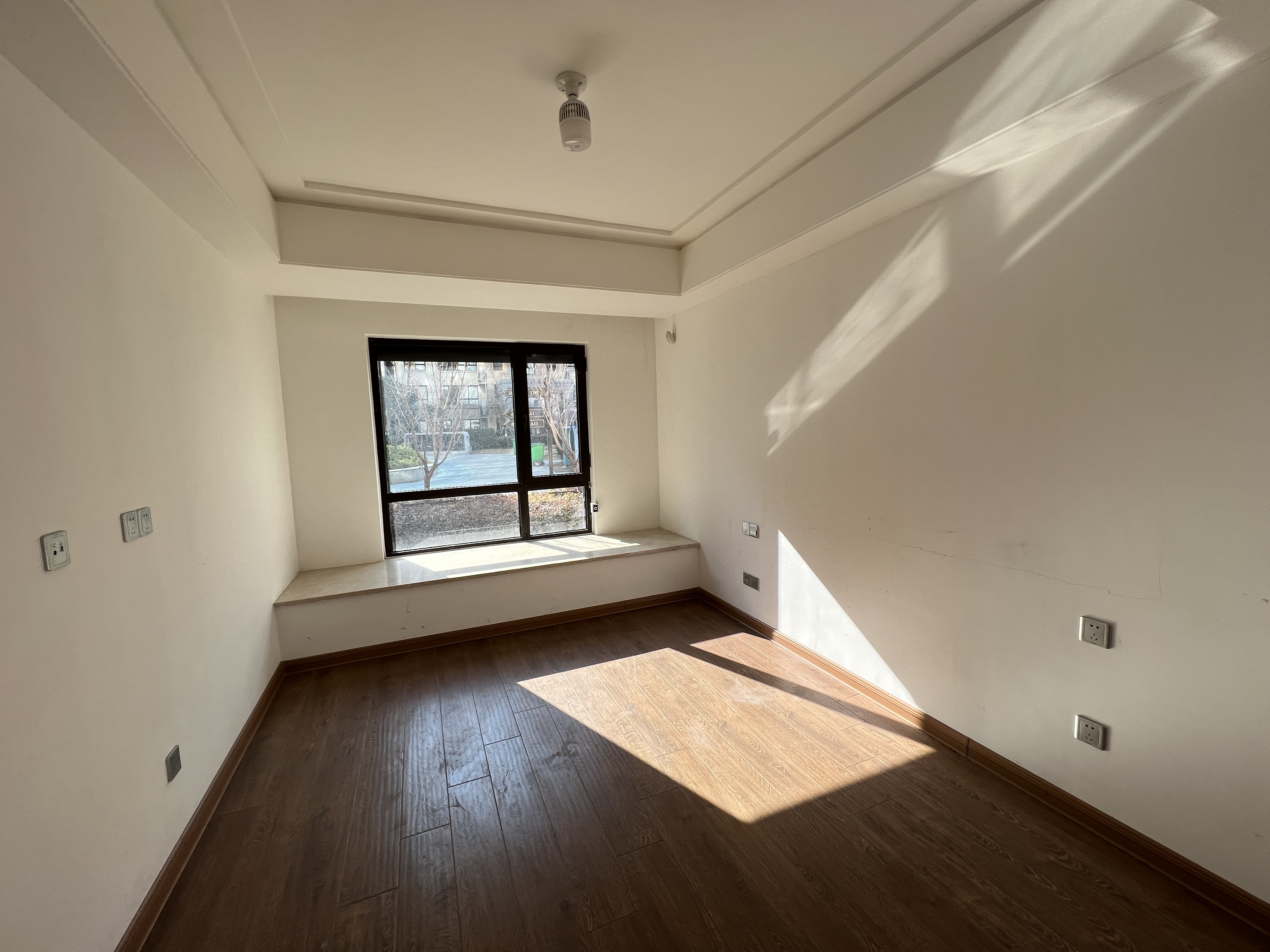 铂金时代 4室2厅2卫 135.00m&sup2;