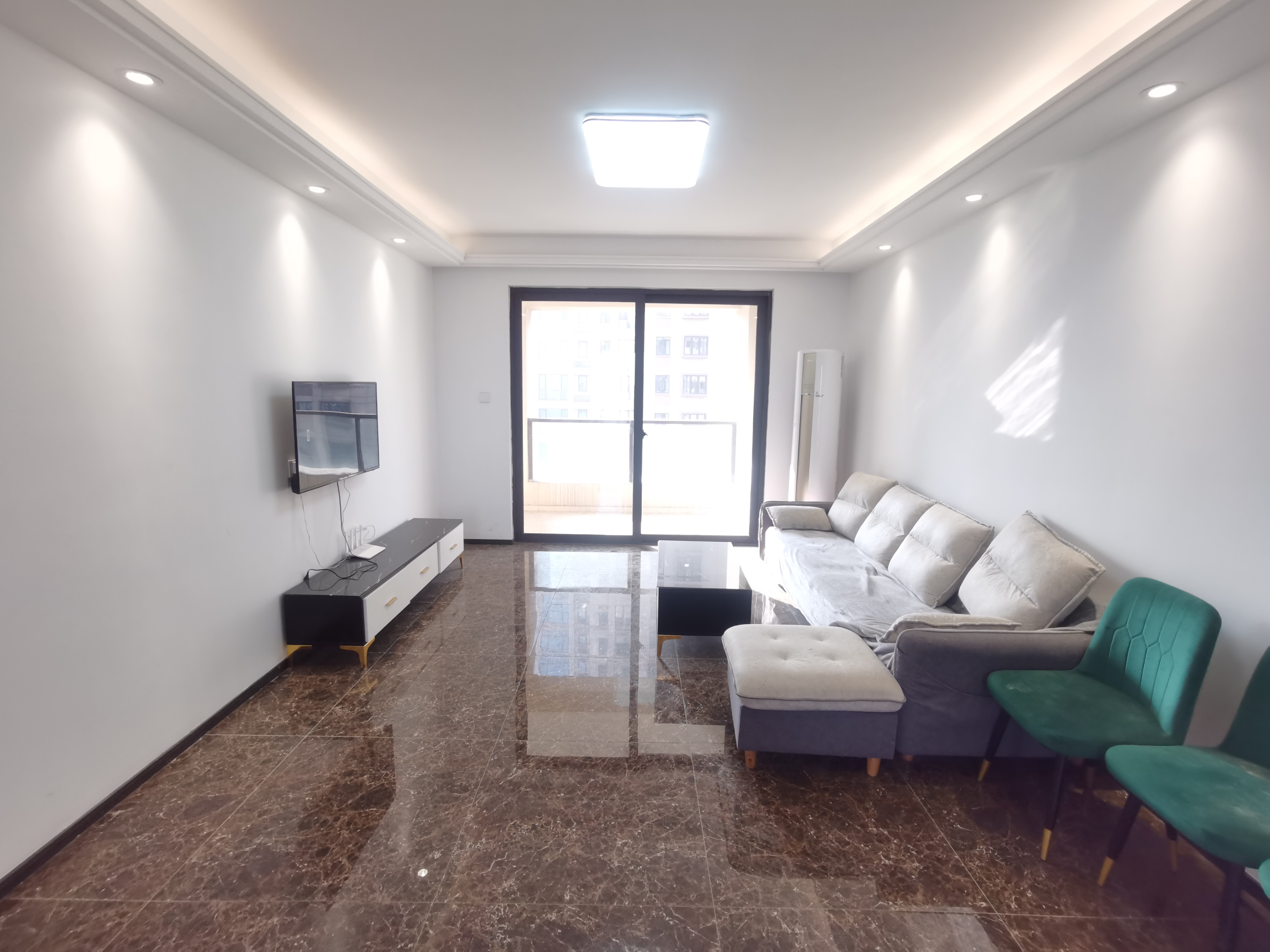 云樾东方 3室2厅2卫 125m²