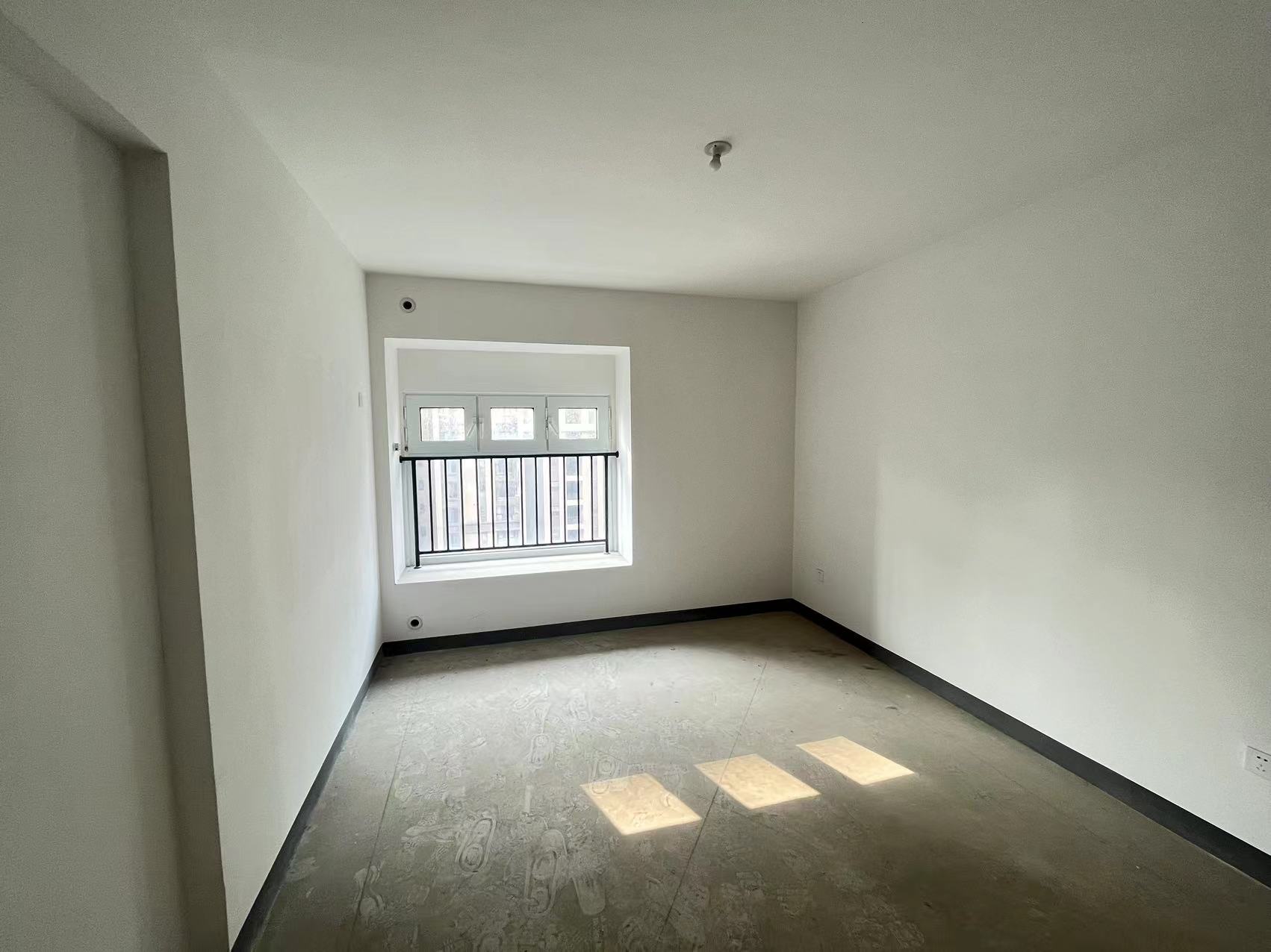 南山国际社区 4室2厅2卫 143m&sup2;