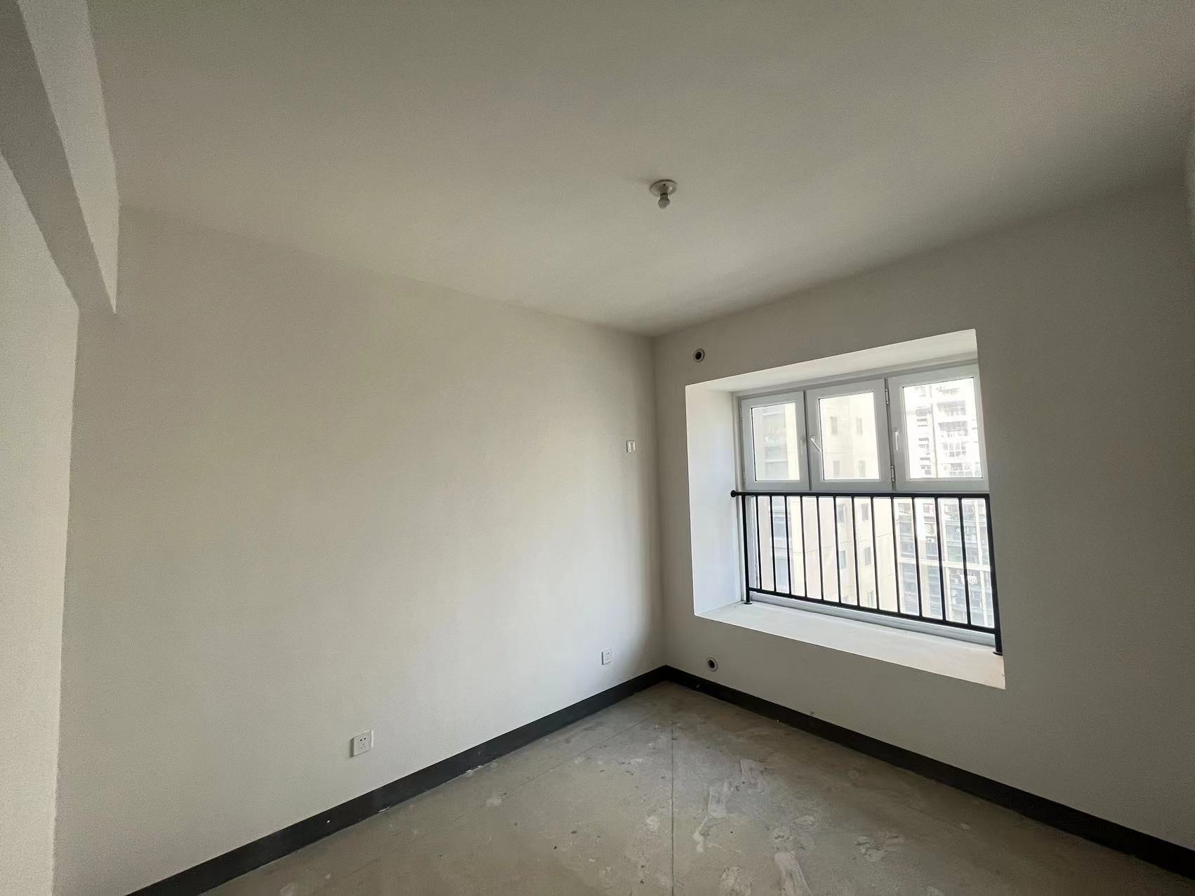 南山国际社区 4室2厅2卫 143m&sup2;