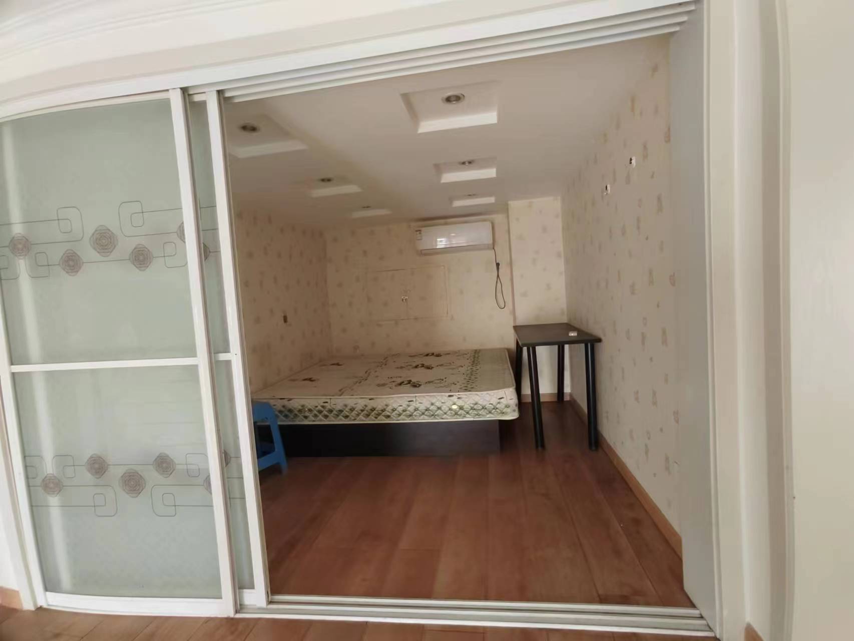 紫阳开心公寓 1室1厅1卫 85m&sup2;