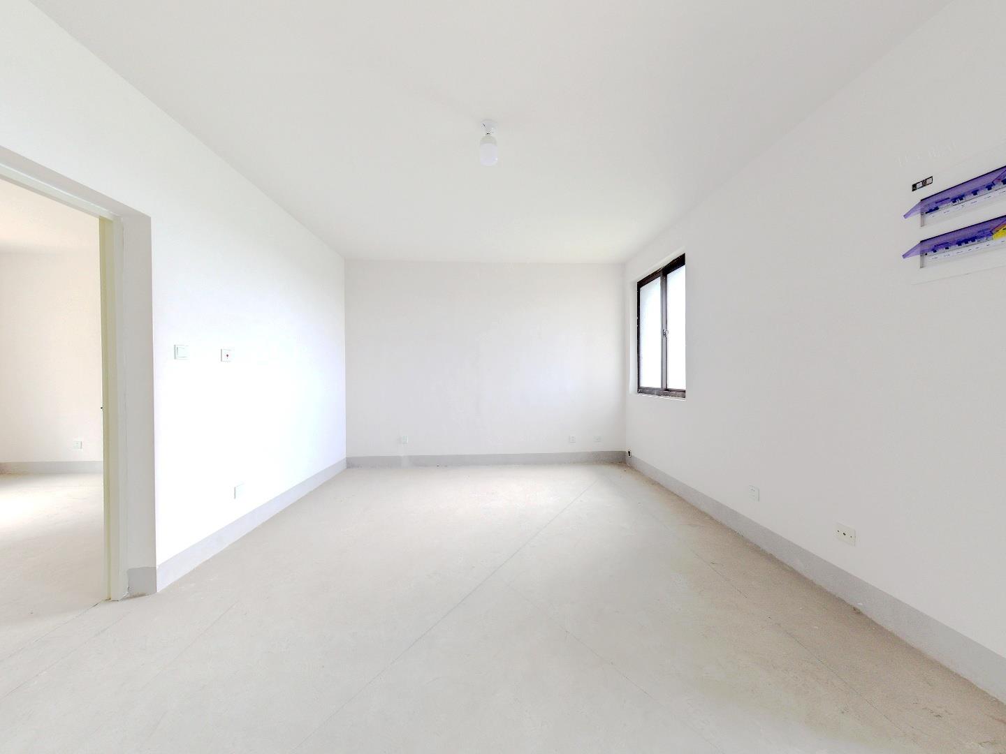 兴石花园 3室1厅1卫 105m²
