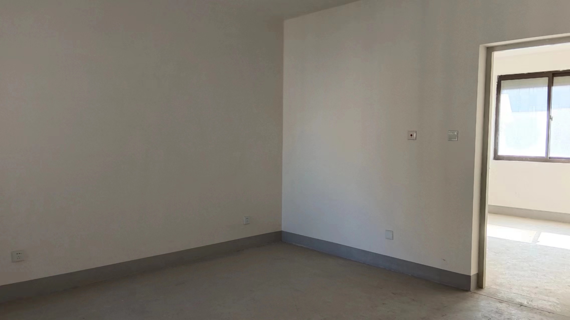 兴石花园 3室1厅1卫 105m&sup2;