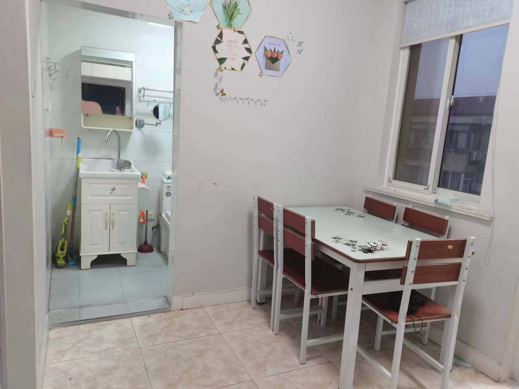 城港新村 2室2厅1卫 65m&sup2;