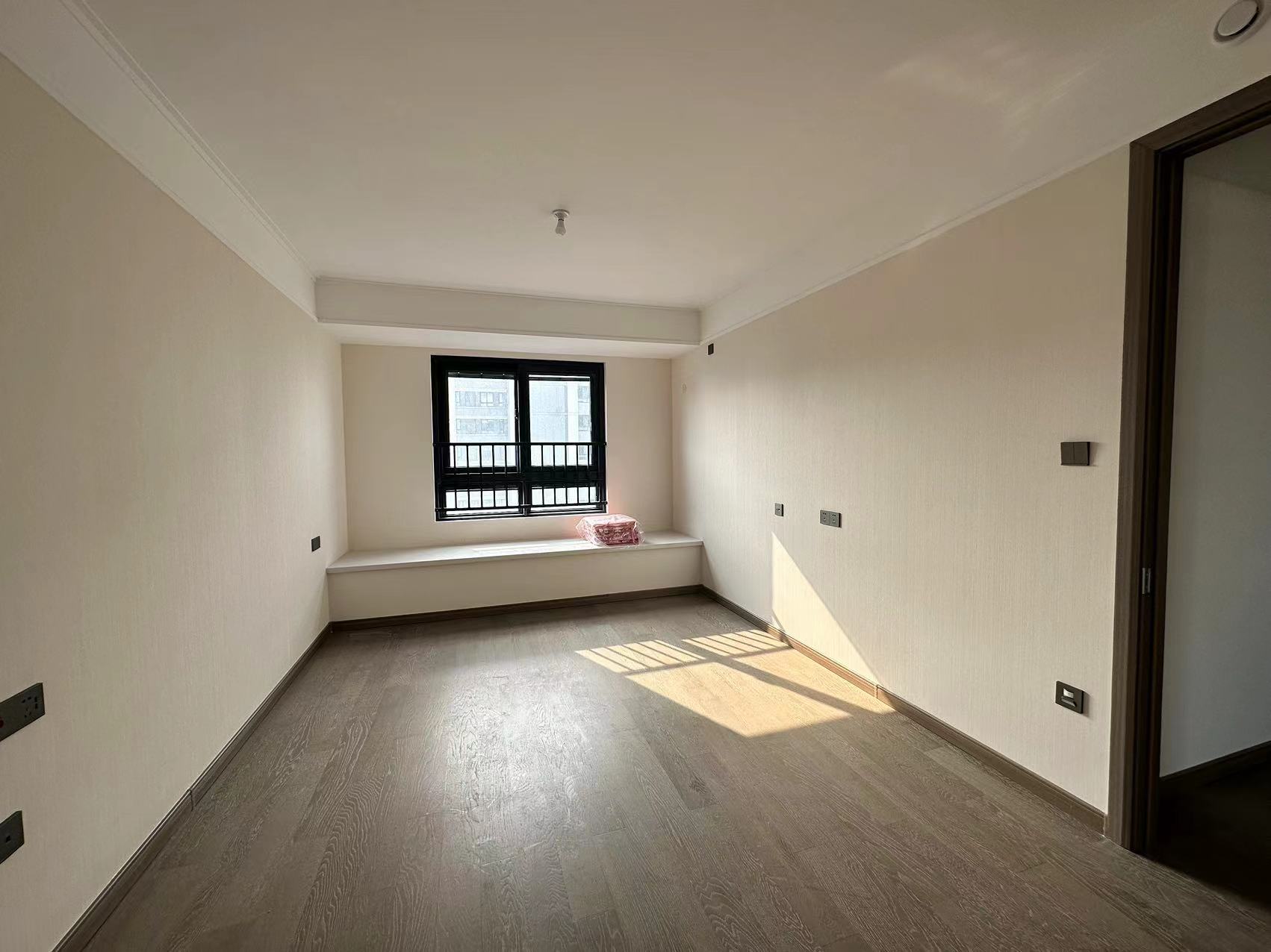万科未来之光 3室2厅2卫 124m&sup2;