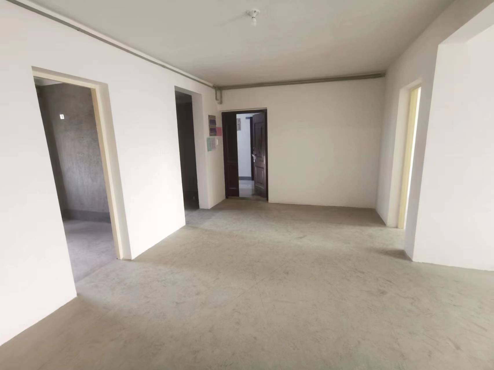 江畔花苑 4室2厅2卫 145m&sup2;