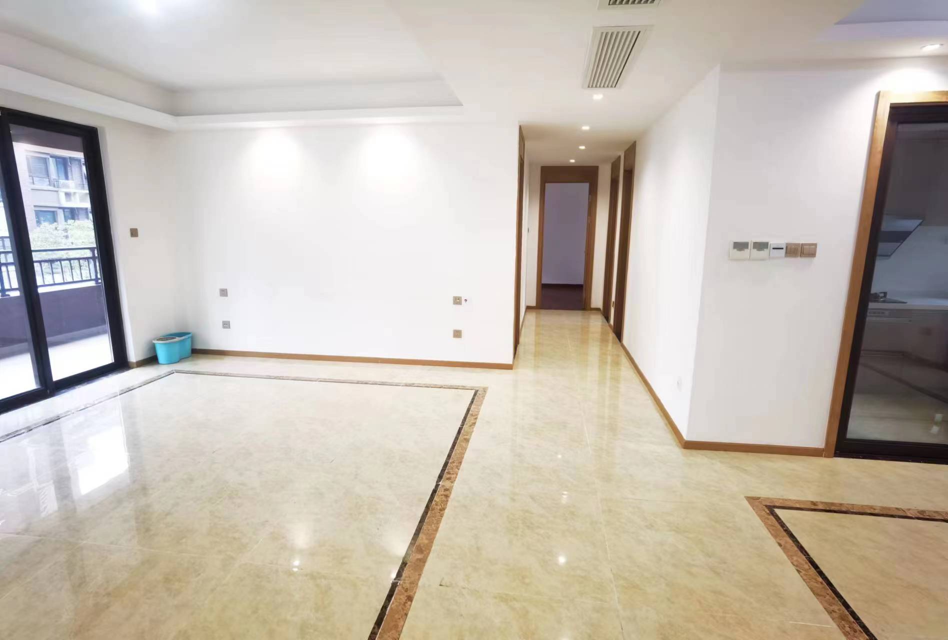 林肯公园 4室2厅2卫 145m&sup2;